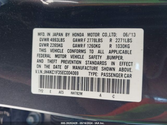 Photo 8 VIN: JH4KC1F35EC004069 - ACURA RLX 