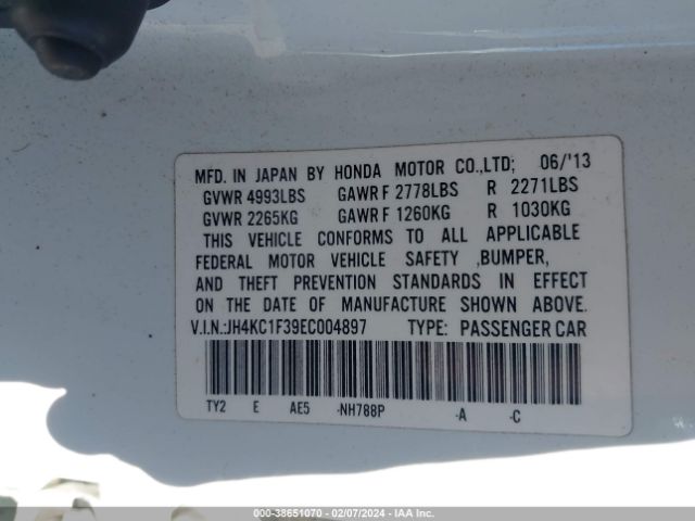 Photo 8 VIN: JH4KC1F39EC004897 - ACURA RLX 