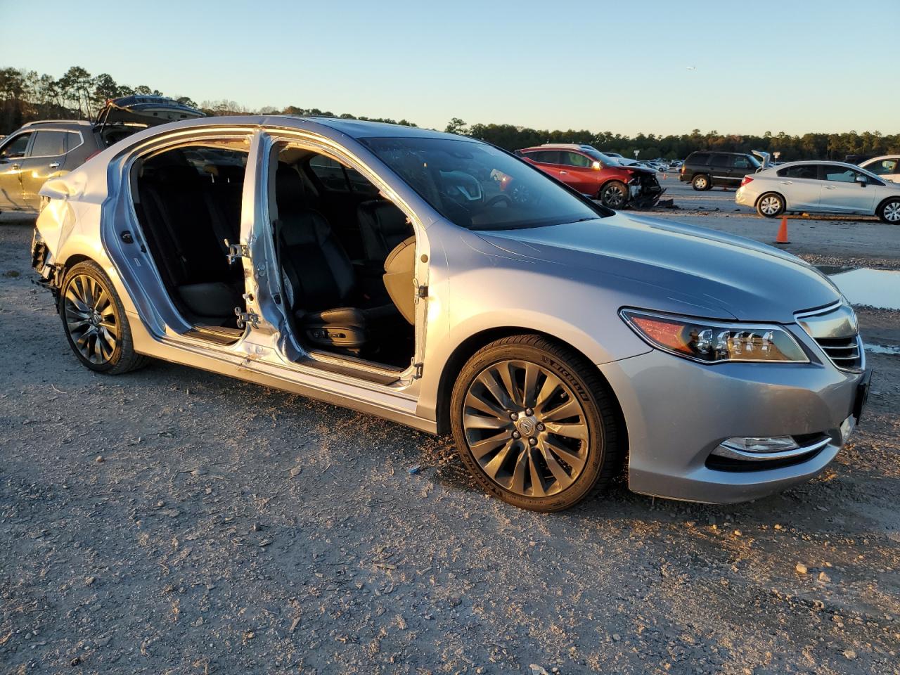 Photo 3 VIN: JH4KC1F50HC000758 - ACURA RLX 