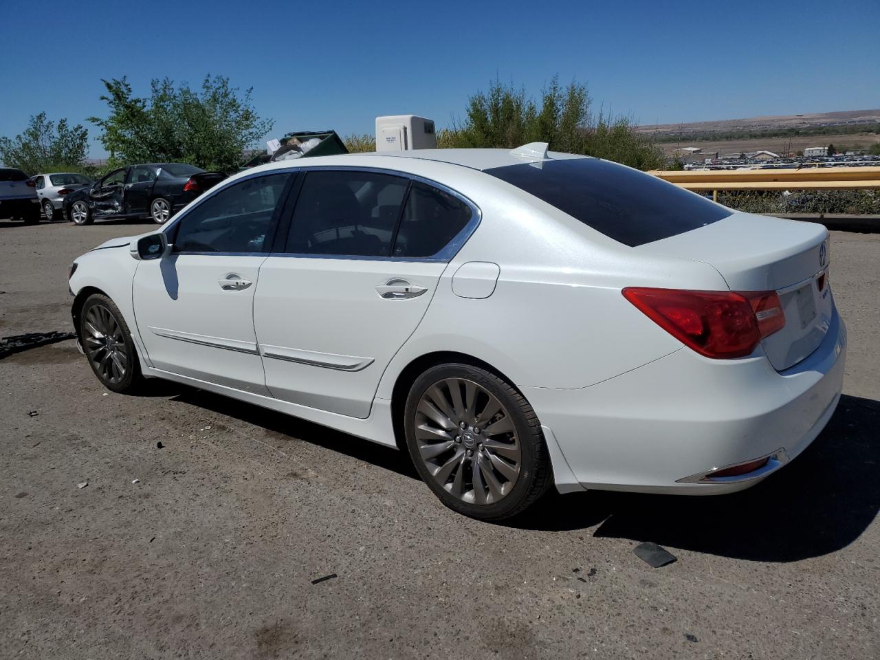 Photo 1 VIN: JH4KC1F52HC000082 - ACURA RLX 