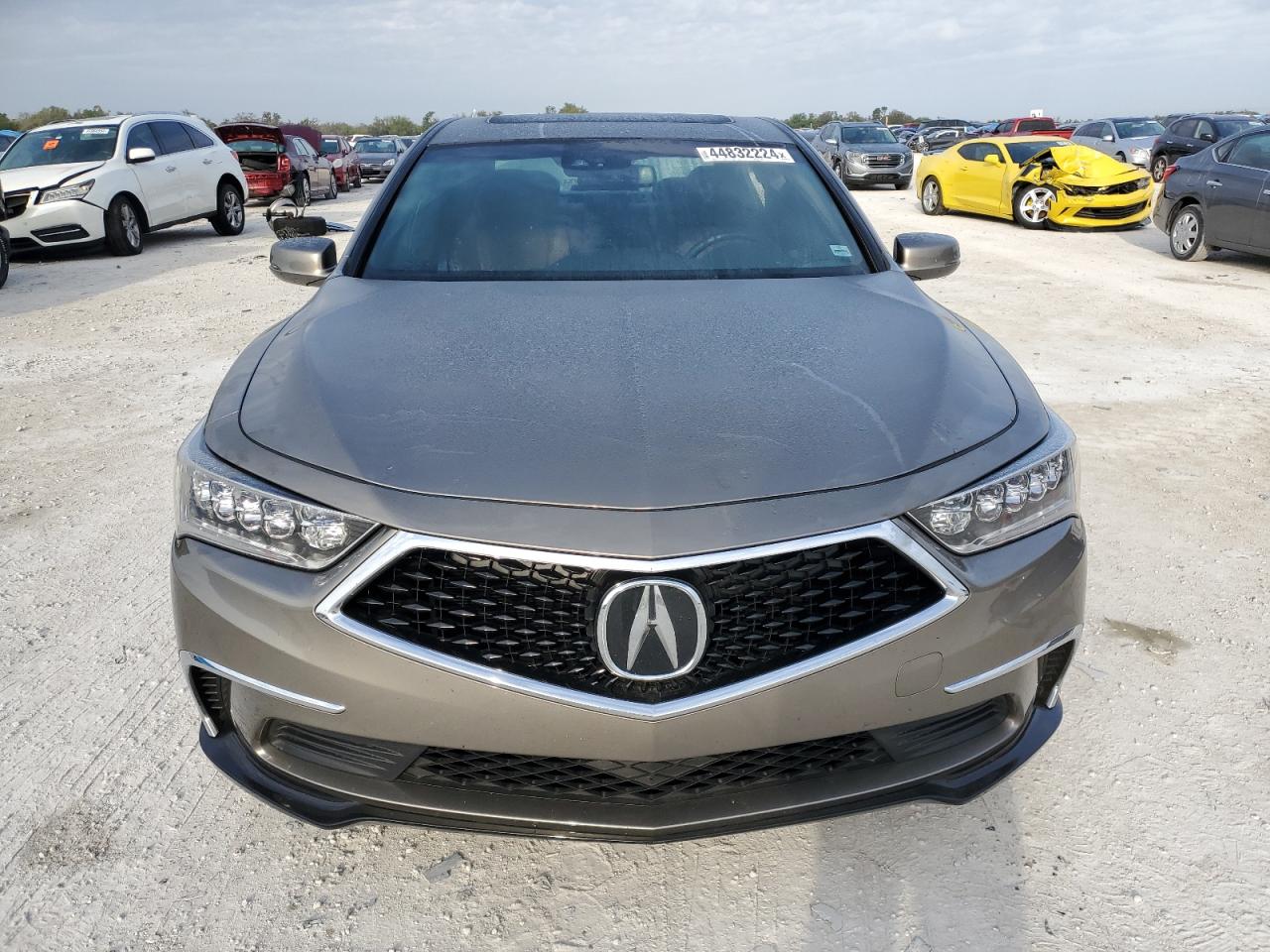 Photo 4 VIN: JH4KC1F53LC000617 - ACURA RLX 