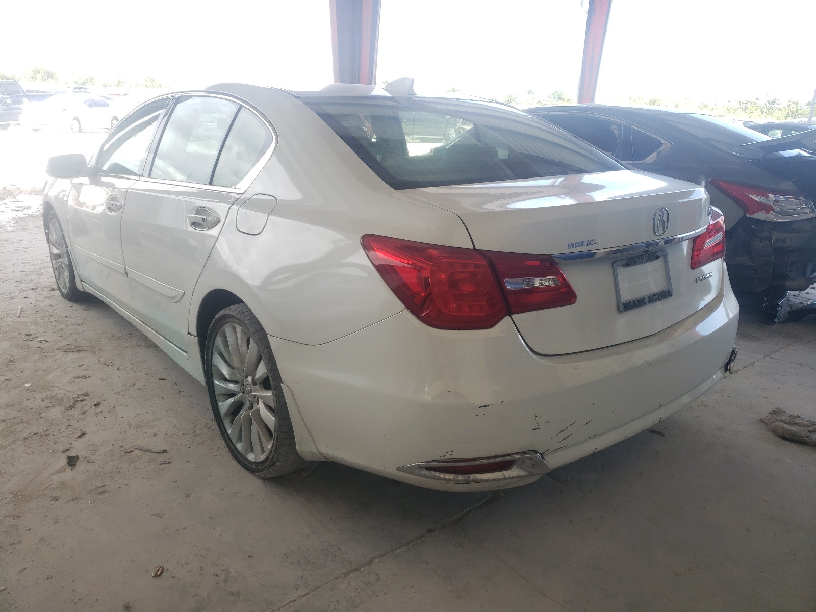 Photo 2 VIN: JH4KC1F58EC000440 - ACURA RLX TECH 