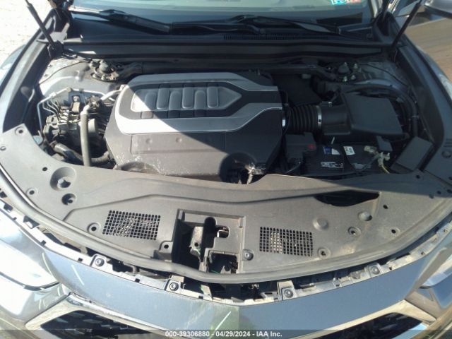 Photo 9 VIN: JH4KC1F59JC001199 - ACURA RLX 