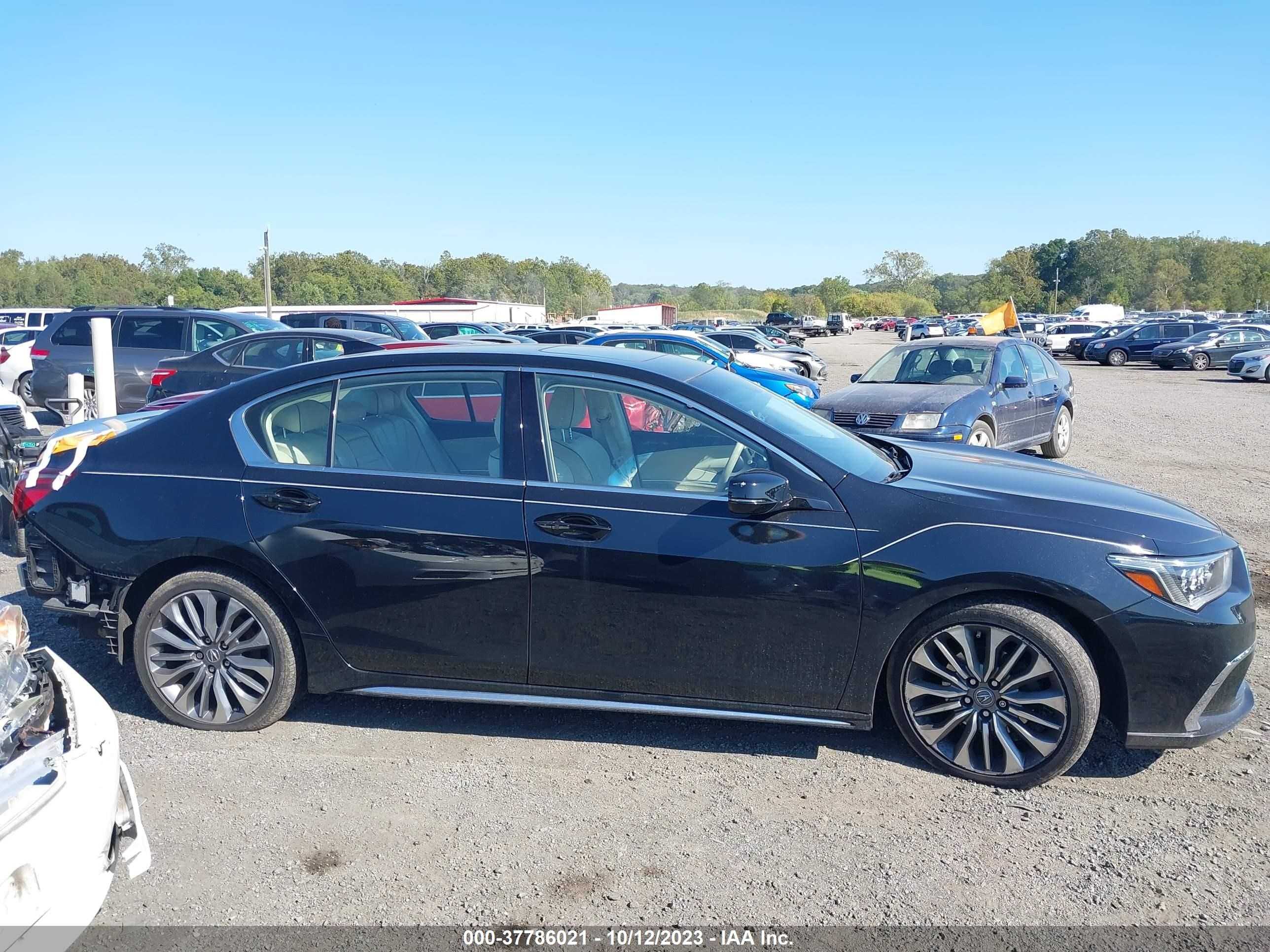 Photo 12 VIN: JH4KC1F5XJC000238 - ACURA RLX 