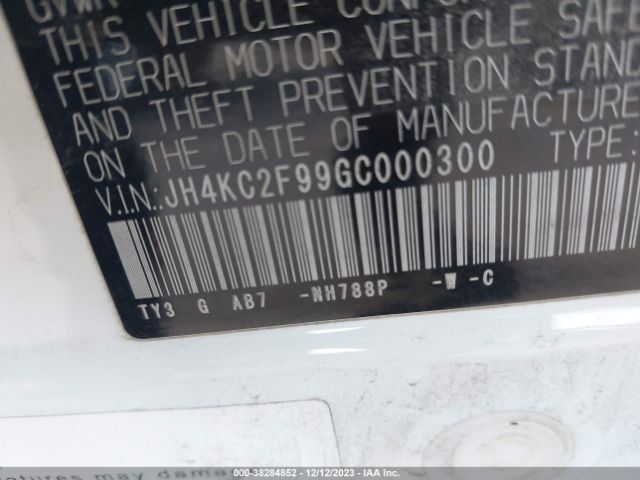 Photo 8 VIN: JH4KC2F99GC000300 - ACURA RLX 