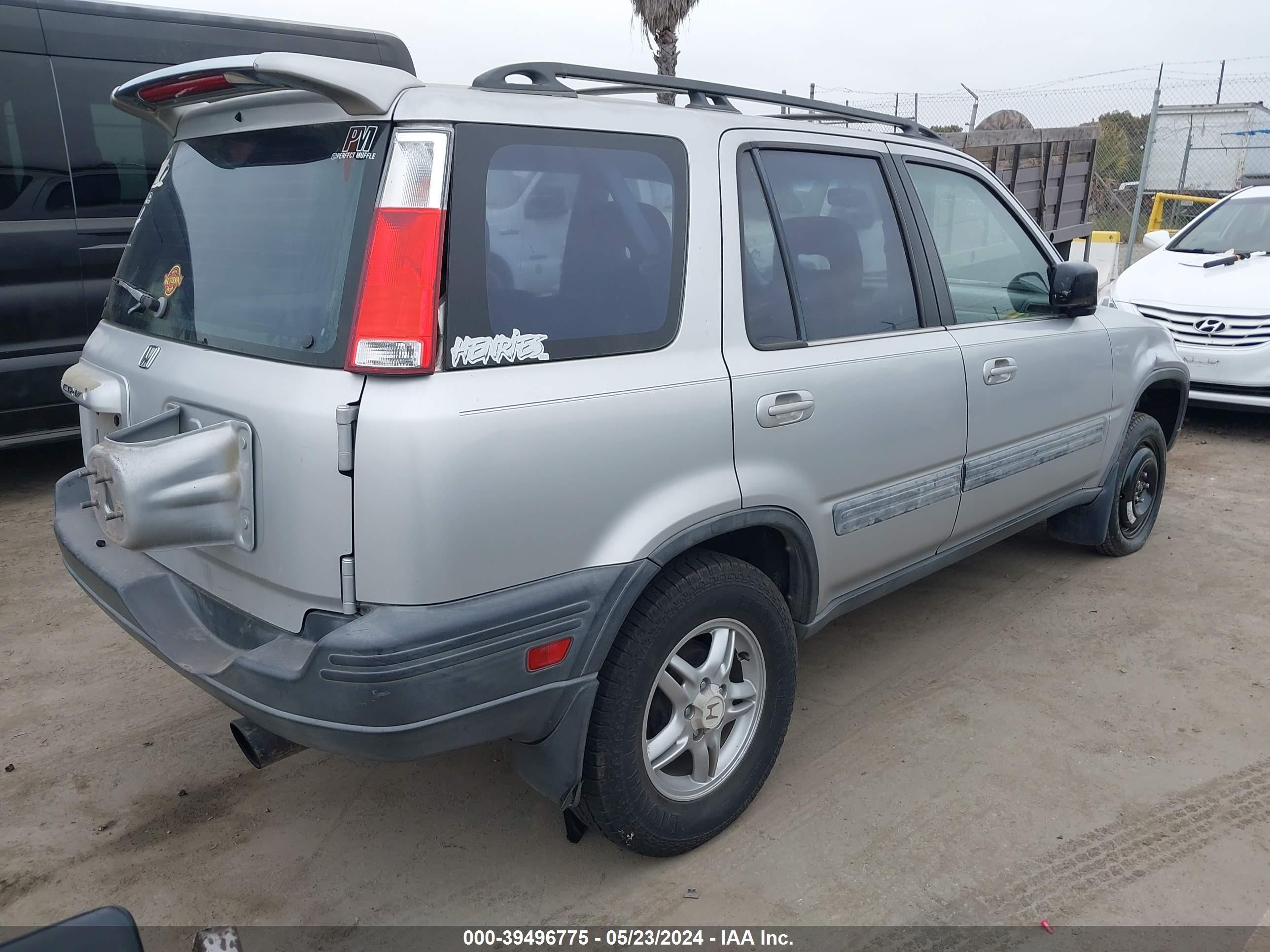 Photo 3 VIN: JHLRD1769WC089072 - HONDA CR-V 