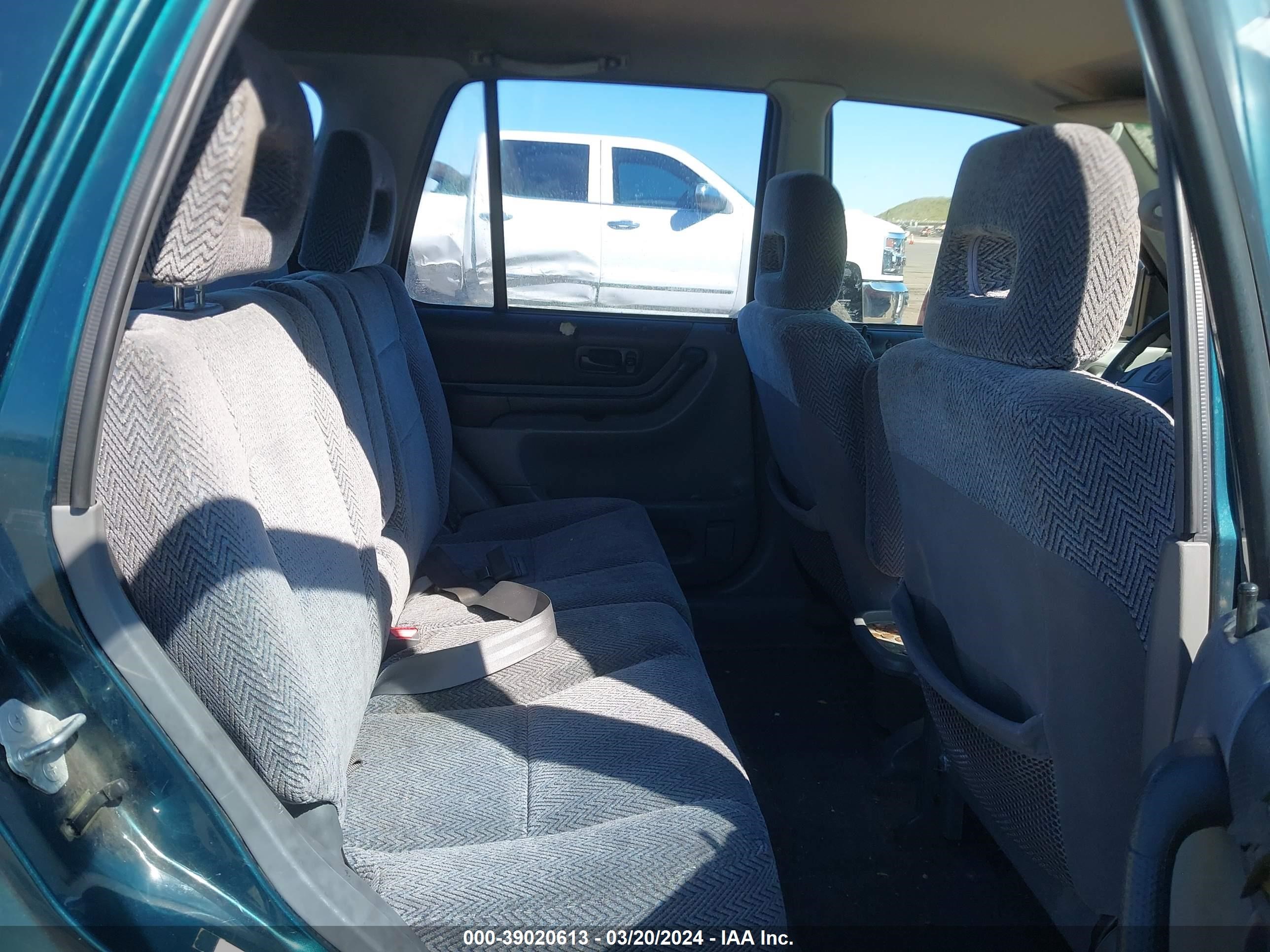 Photo 7 VIN: JHLRD1846VC028404 - HONDA CR-V 