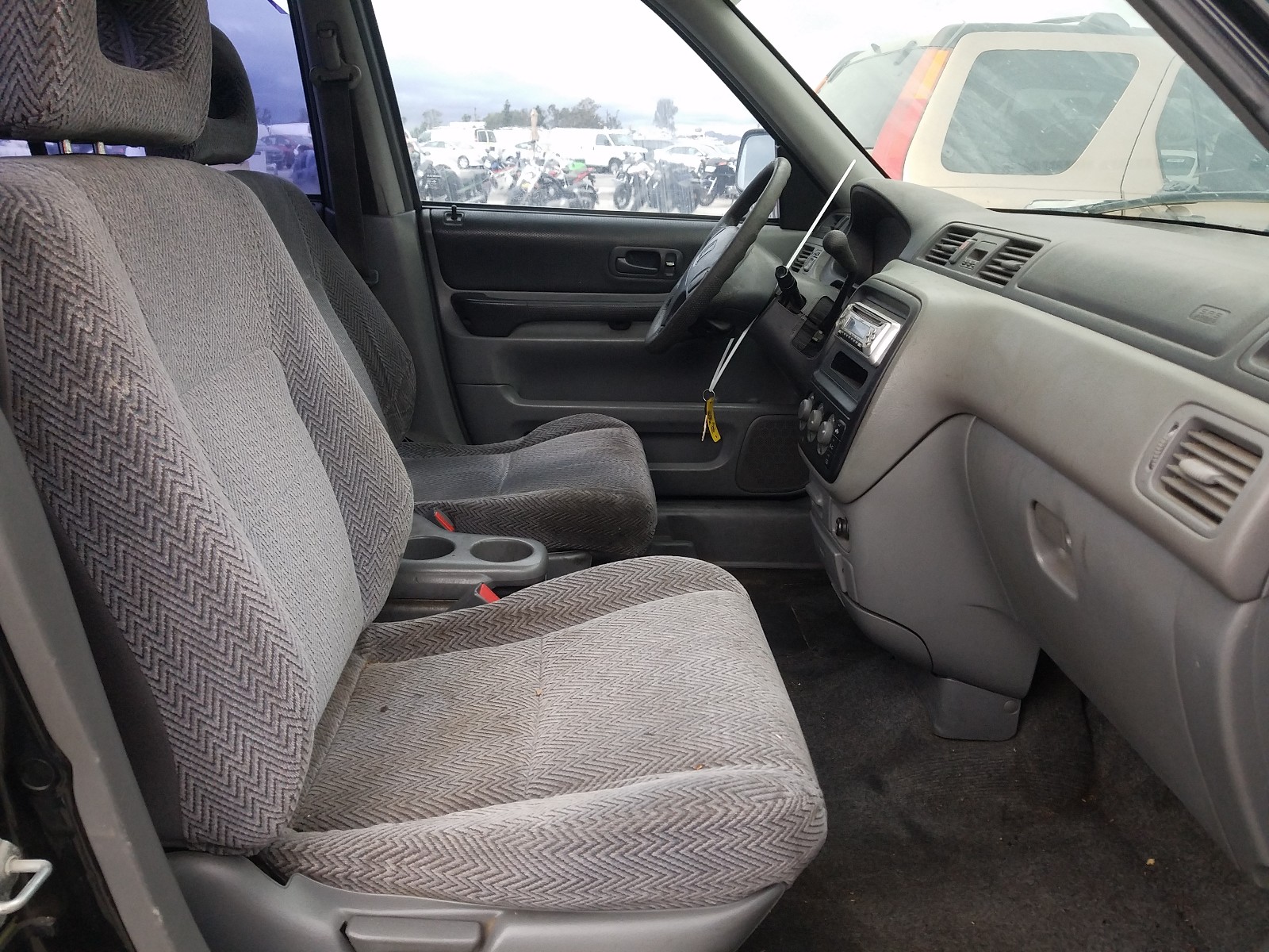 Photo 4 VIN: JHLRD1846WC049593 - HONDA CR-V LX 