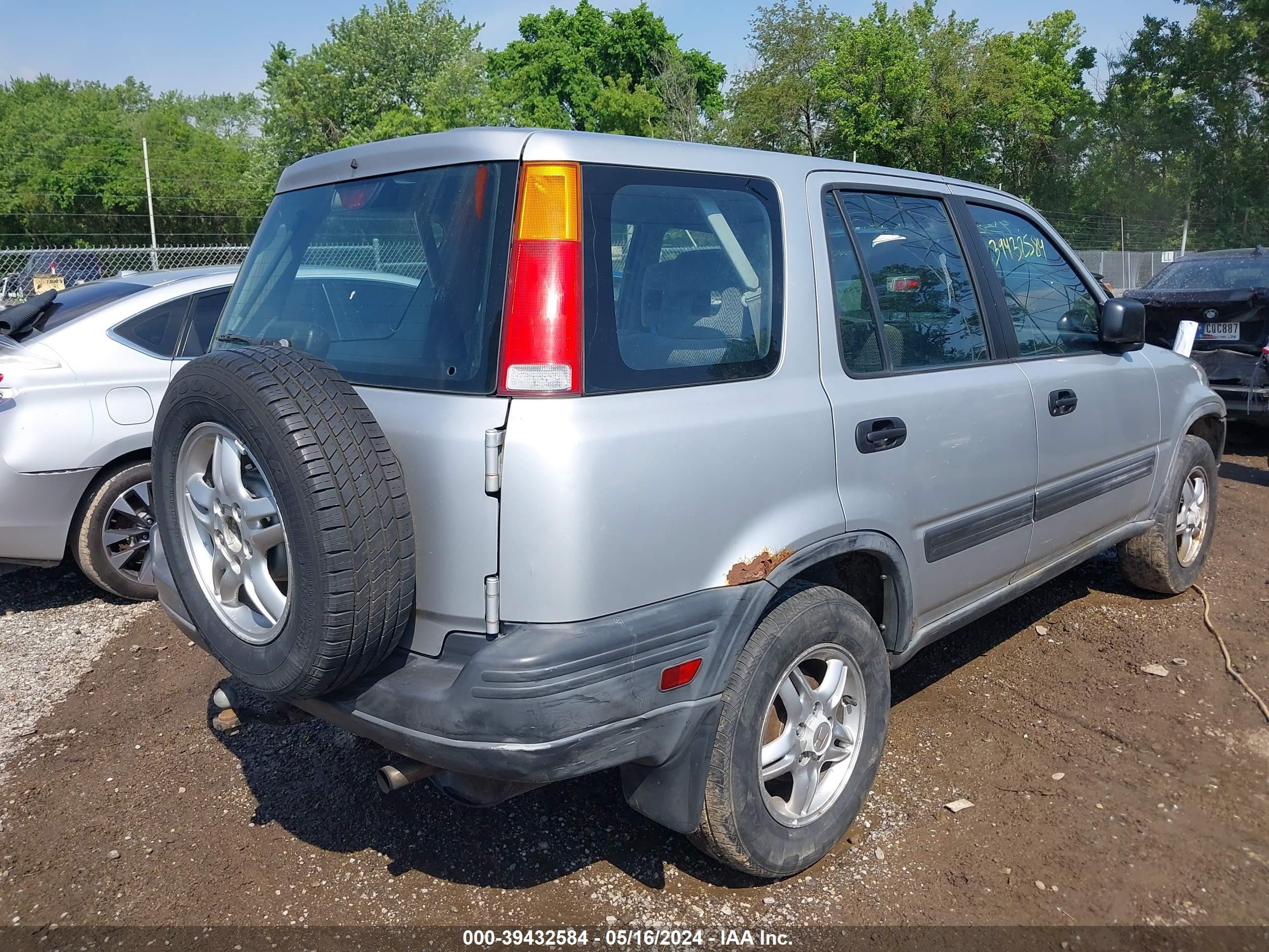 Photo 3 VIN: JHLRD1852VC021832 - HONDA CR-V 