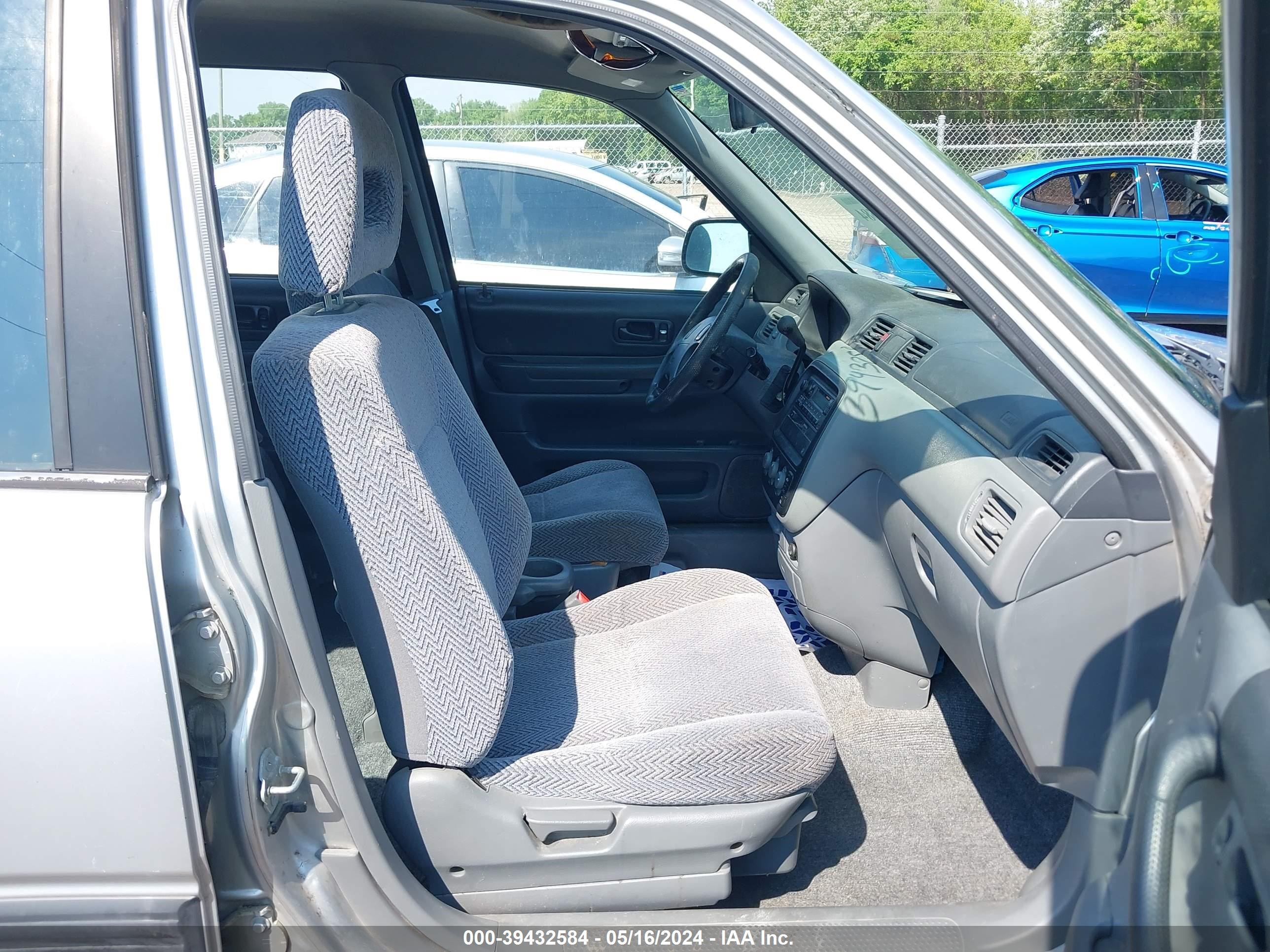 Photo 4 VIN: JHLRD1852VC021832 - HONDA CR-V 