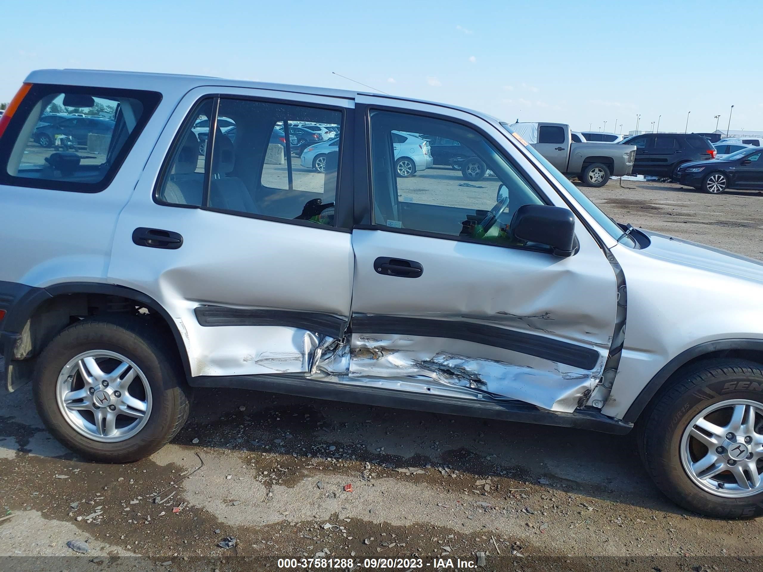 Photo 5 VIN: JHLRD1859VC024999 - HONDA CR-V 