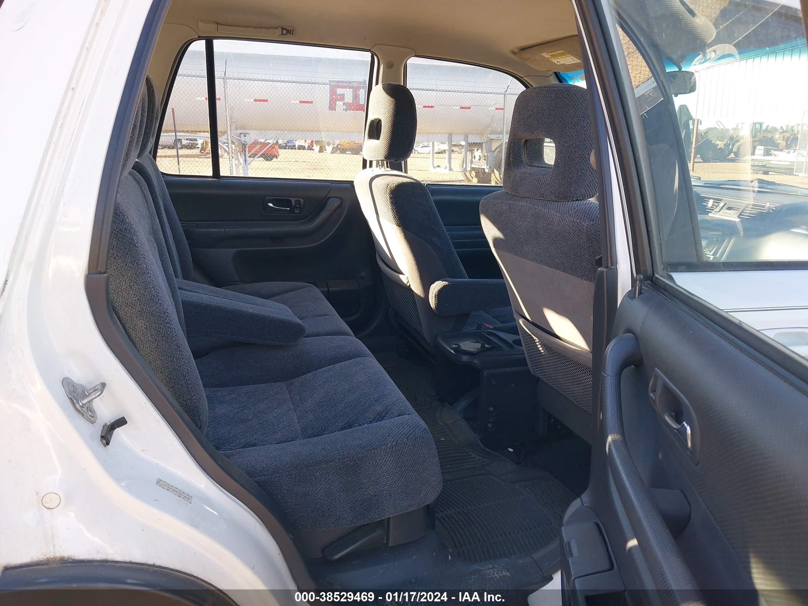 Photo 7 VIN: JHLRD1866YS013655 - HONDA CR-V 