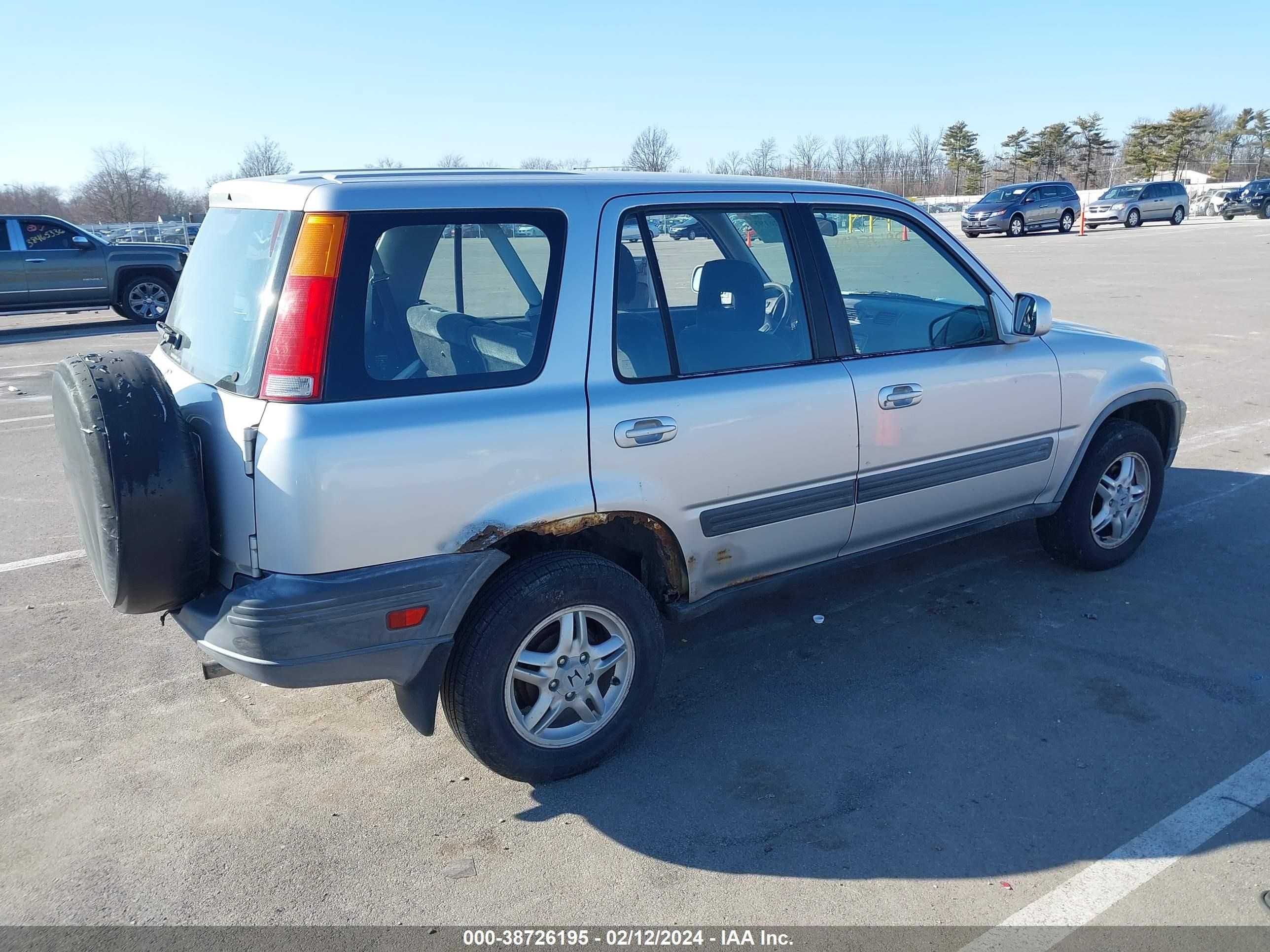 Photo 3 VIN: JHLRD1867YC047047 - HONDA CR-V 