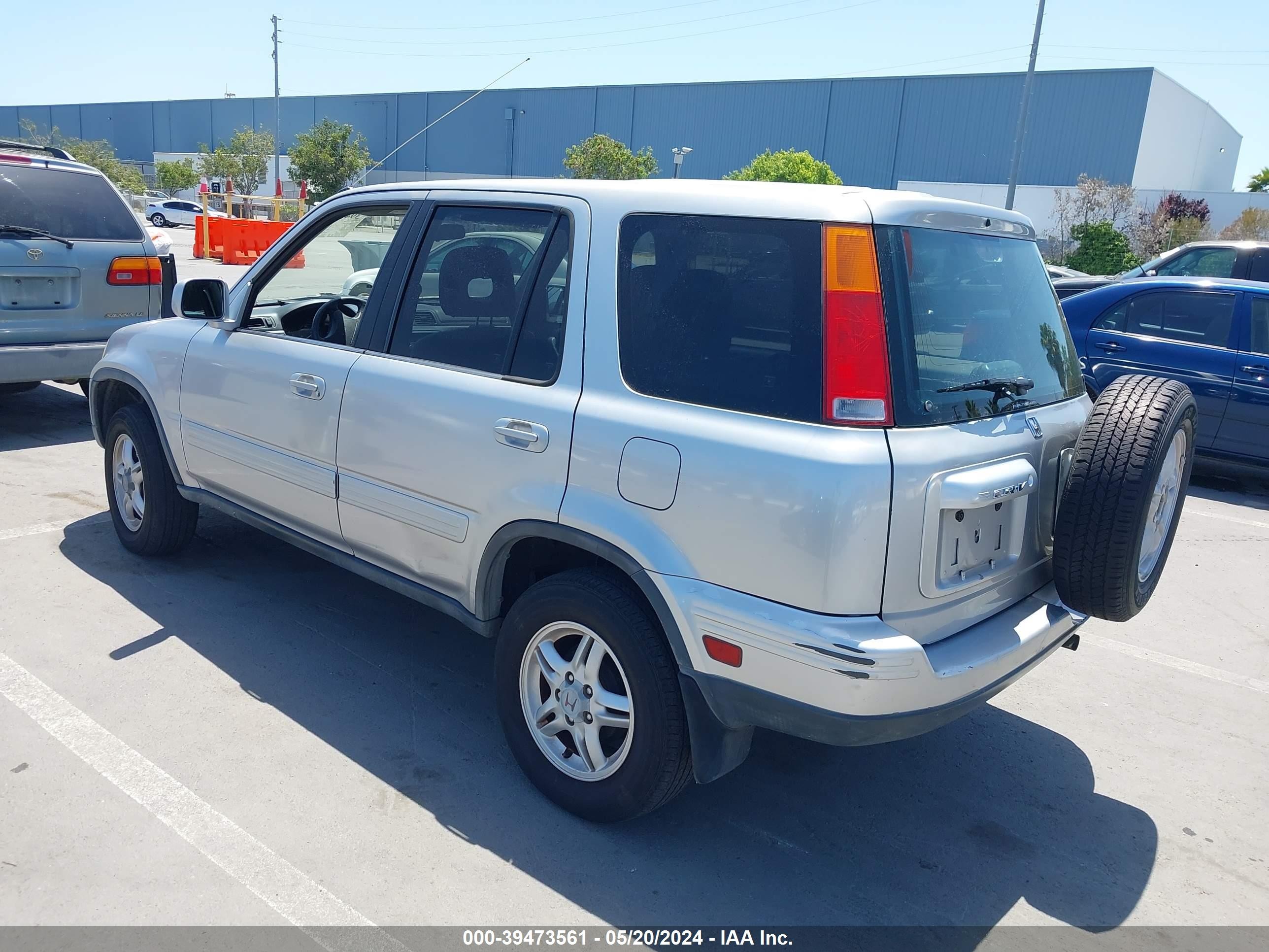 Photo 2 VIN: JHLRD18721C056933 - HONDA CR-V 