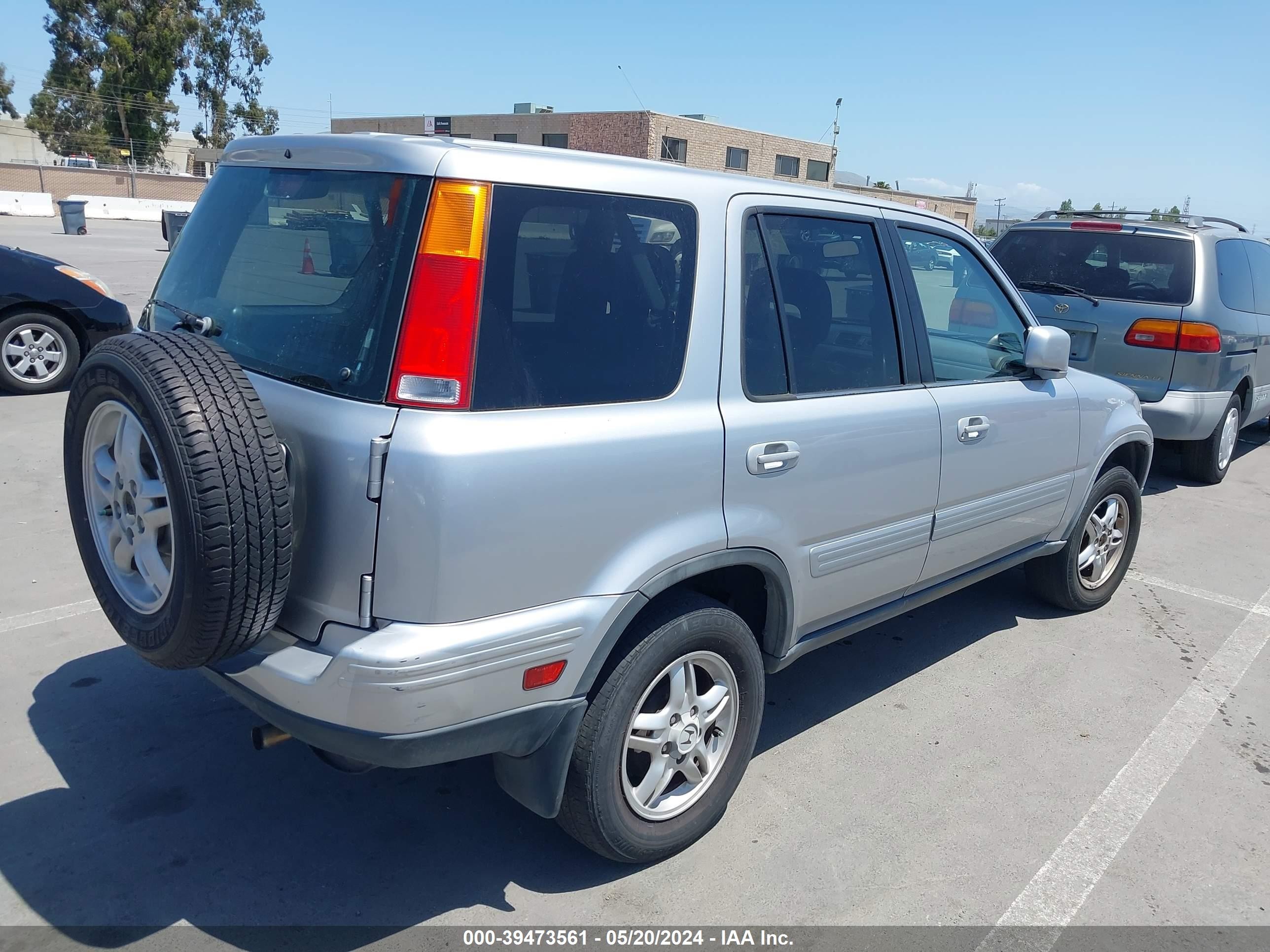 Photo 3 VIN: JHLRD18721C056933 - HONDA CR-V 