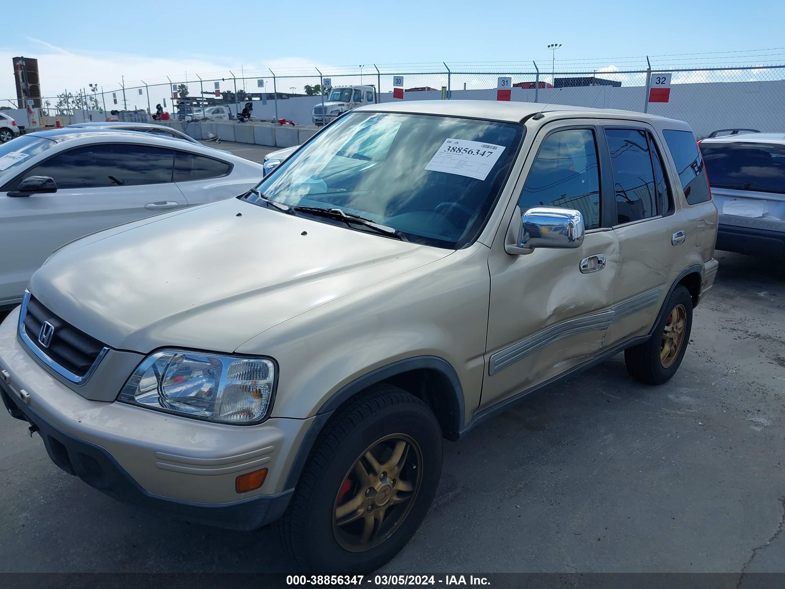 Photo 1 VIN: JHLRD1878YC048412 - HONDA CR-V 