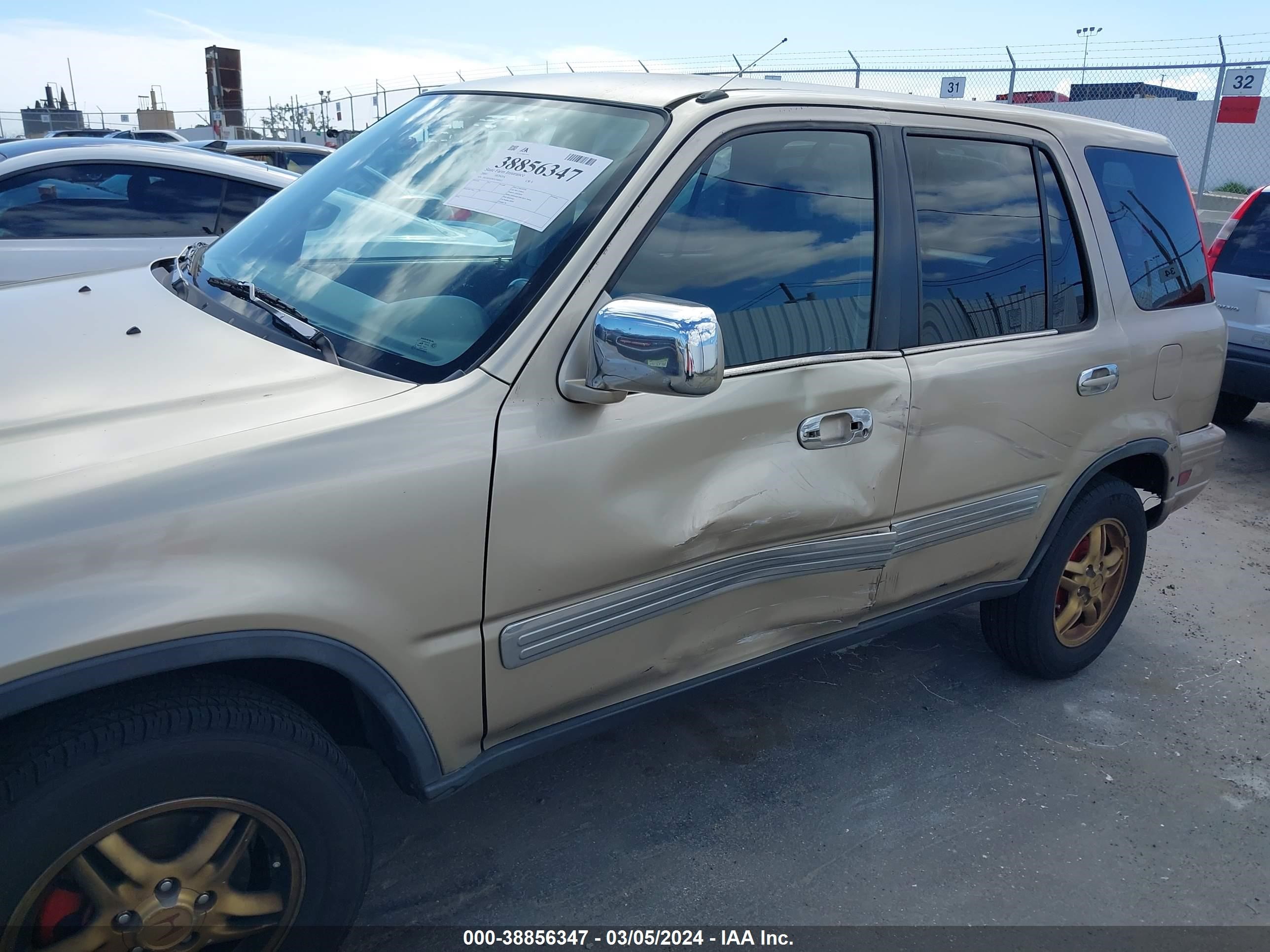 Photo 5 VIN: JHLRD1878YC048412 - HONDA CR-V 