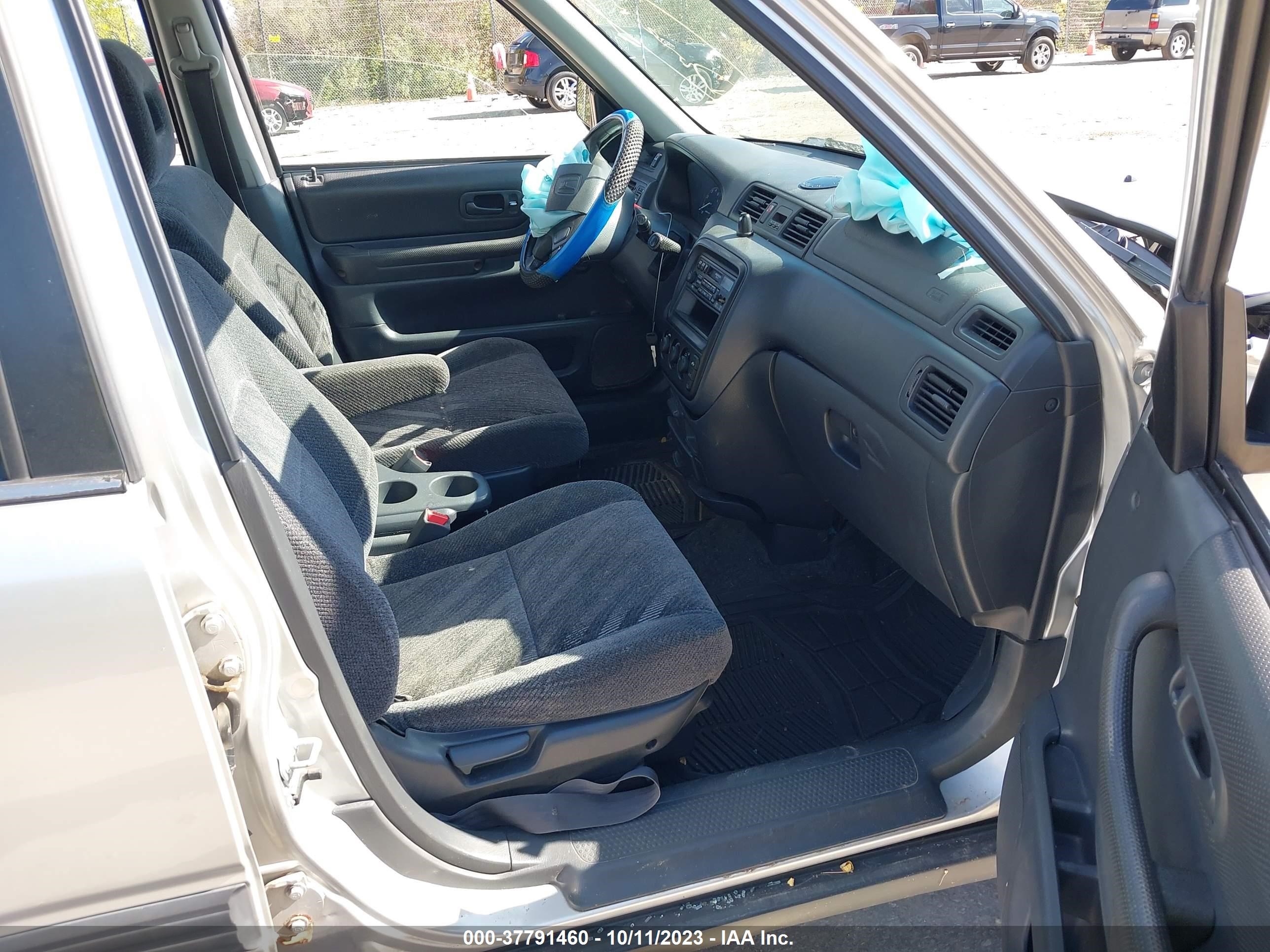 Photo 4 VIN: JHLRD2841YC015750 - HONDA CR-V 