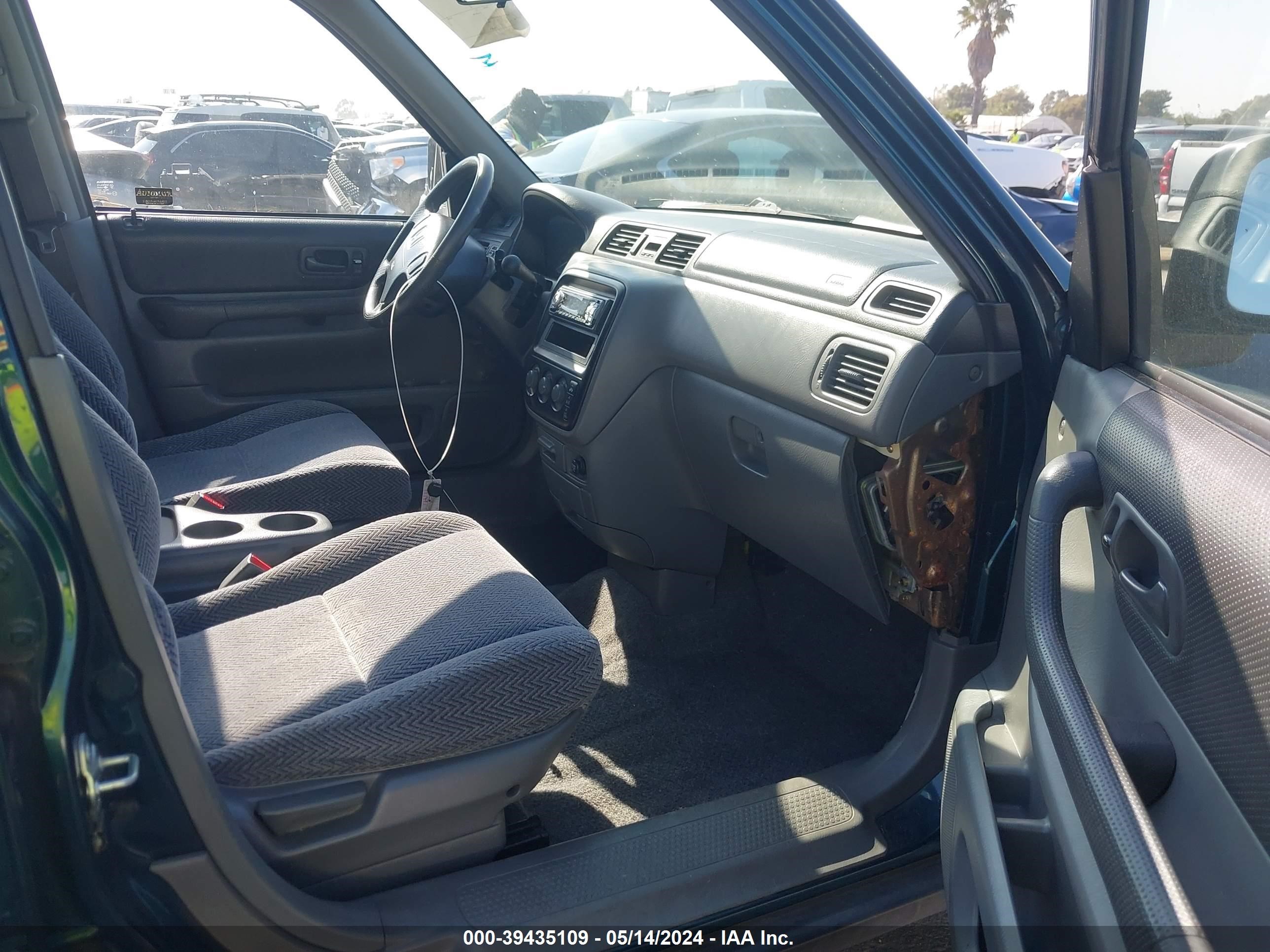 Photo 4 VIN: JHLRD2843WC010451 - HONDA CR-V 