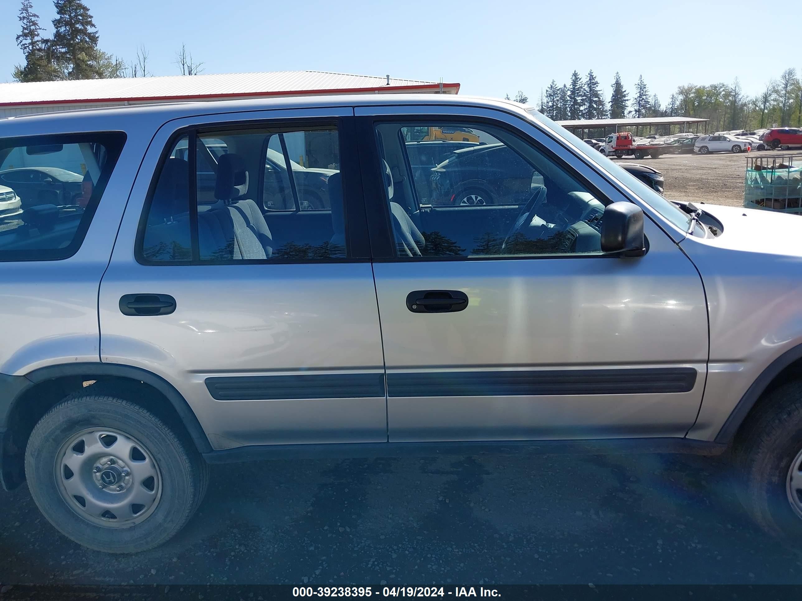 Photo 11 VIN: JHLRD2847YC017437 - HONDA CR-V 