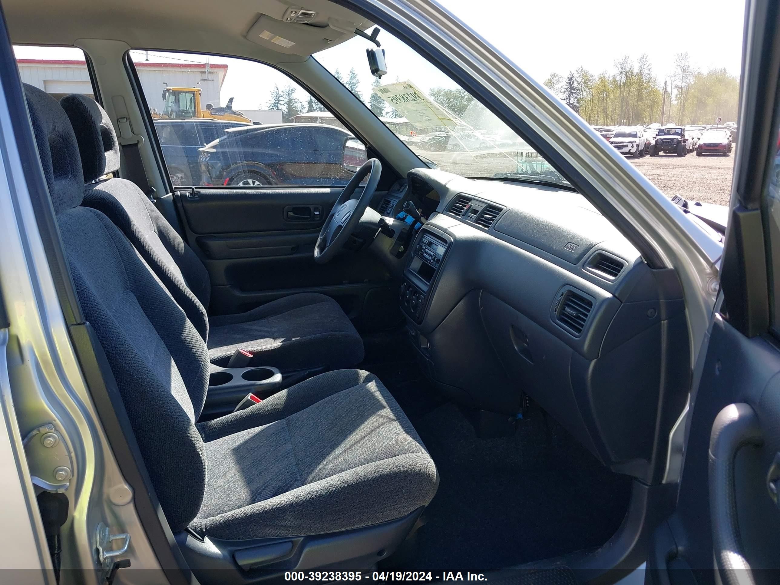 Photo 4 VIN: JHLRD2847YC017437 - HONDA CR-V 