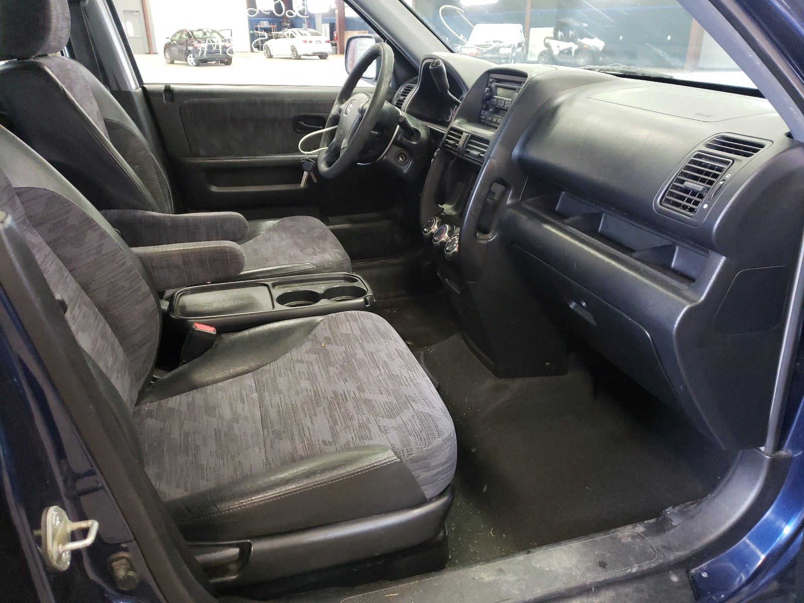 Photo 4 VIN: JHLRD68414C010114 - HONDA CR-V LX 