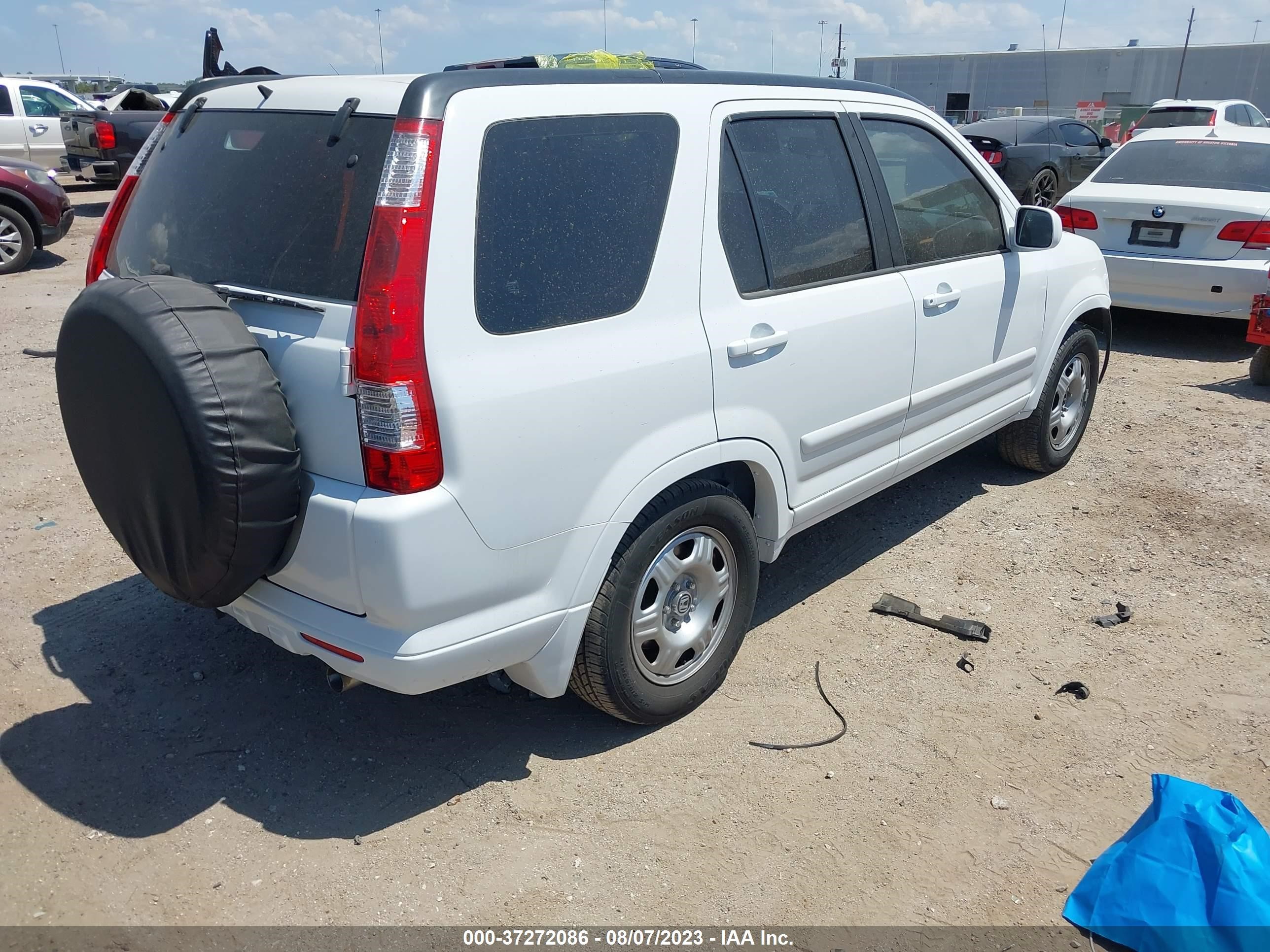 Photo 3 VIN: JHLRD68535C013767 - HONDA CR-V 