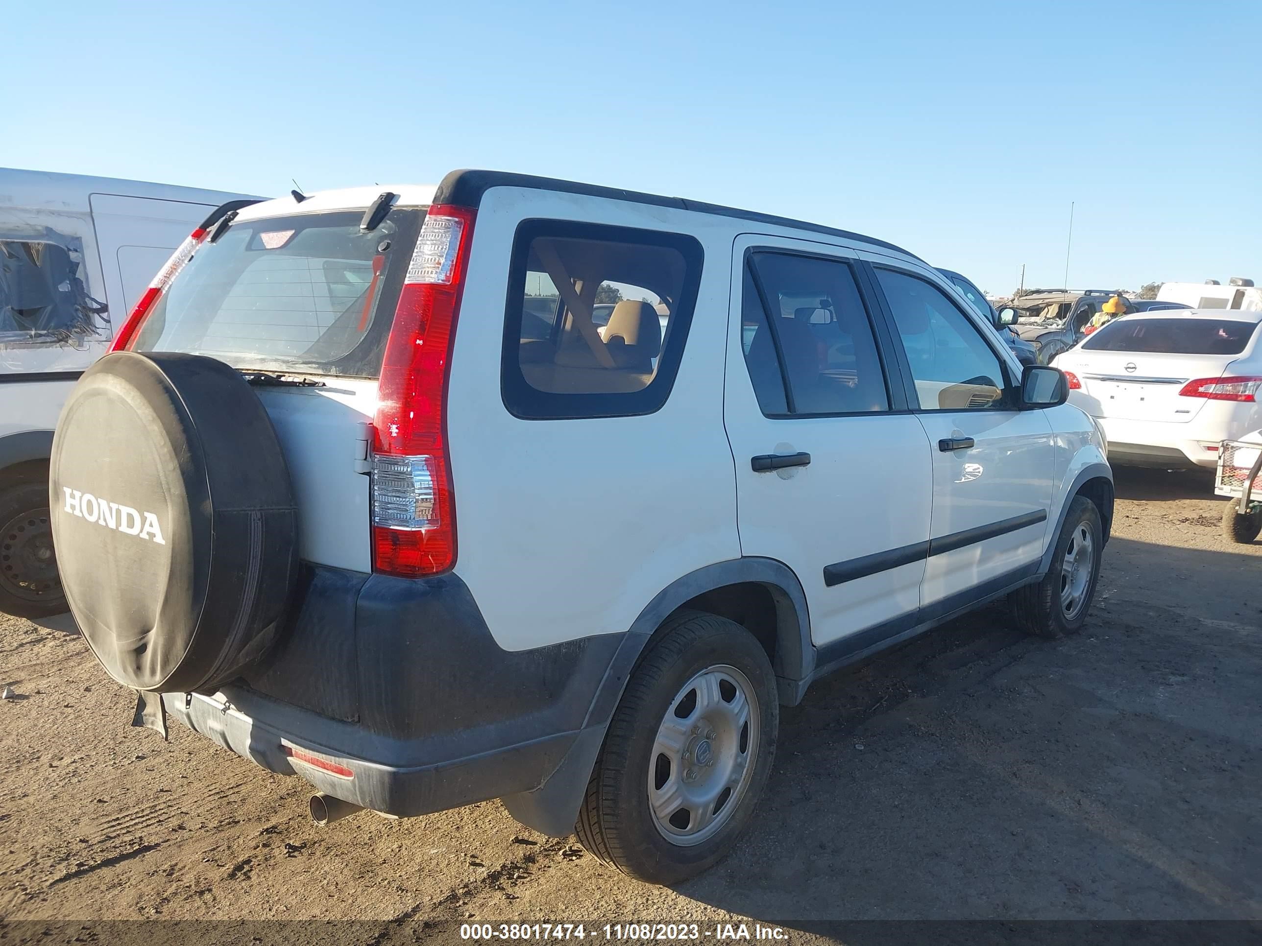 Photo 3 VIN: JHLRD68596C011586 - HONDA CR-V 