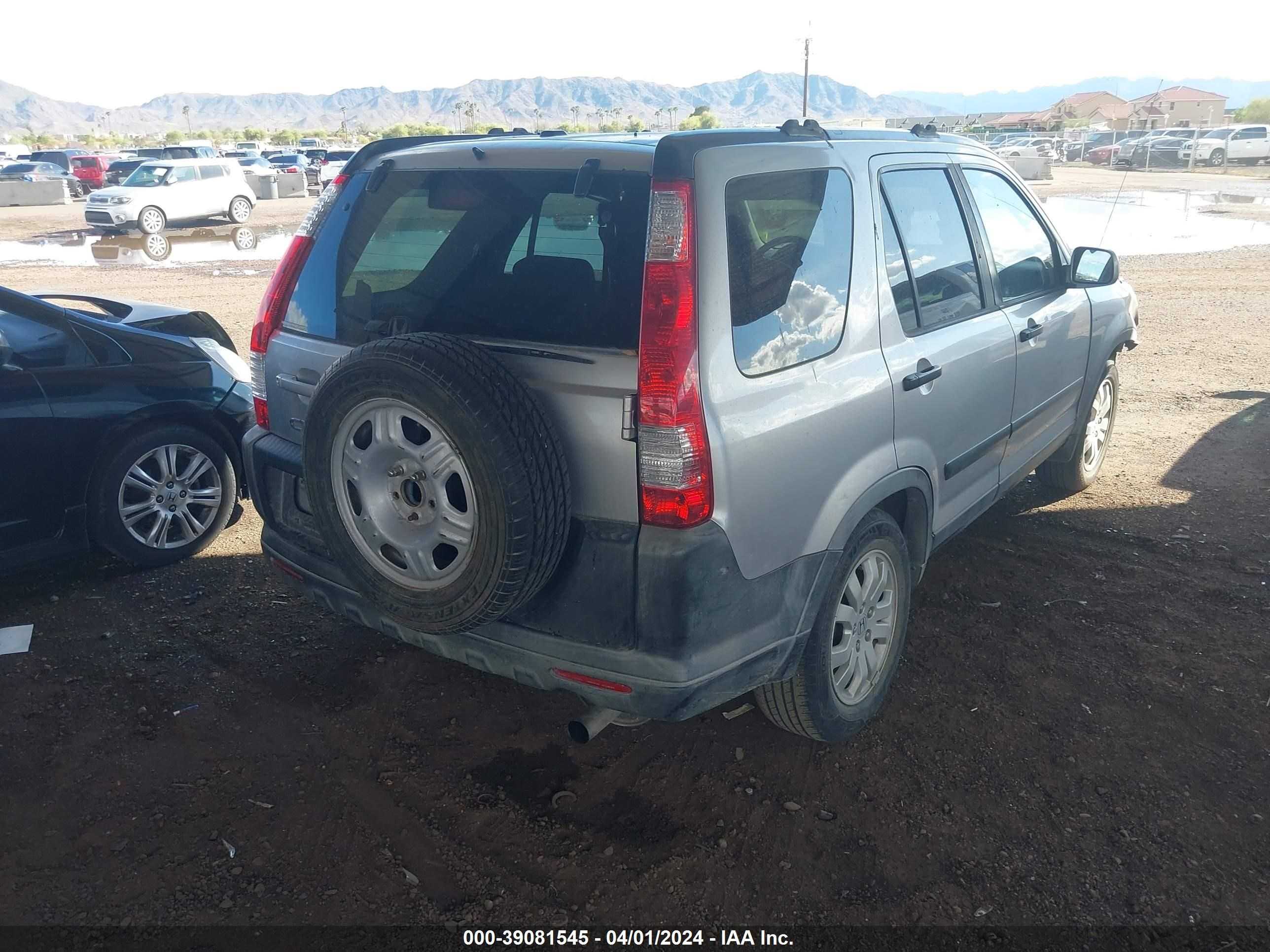 Photo 3 VIN: JHLRD77846C035330 - HONDA CR-V 