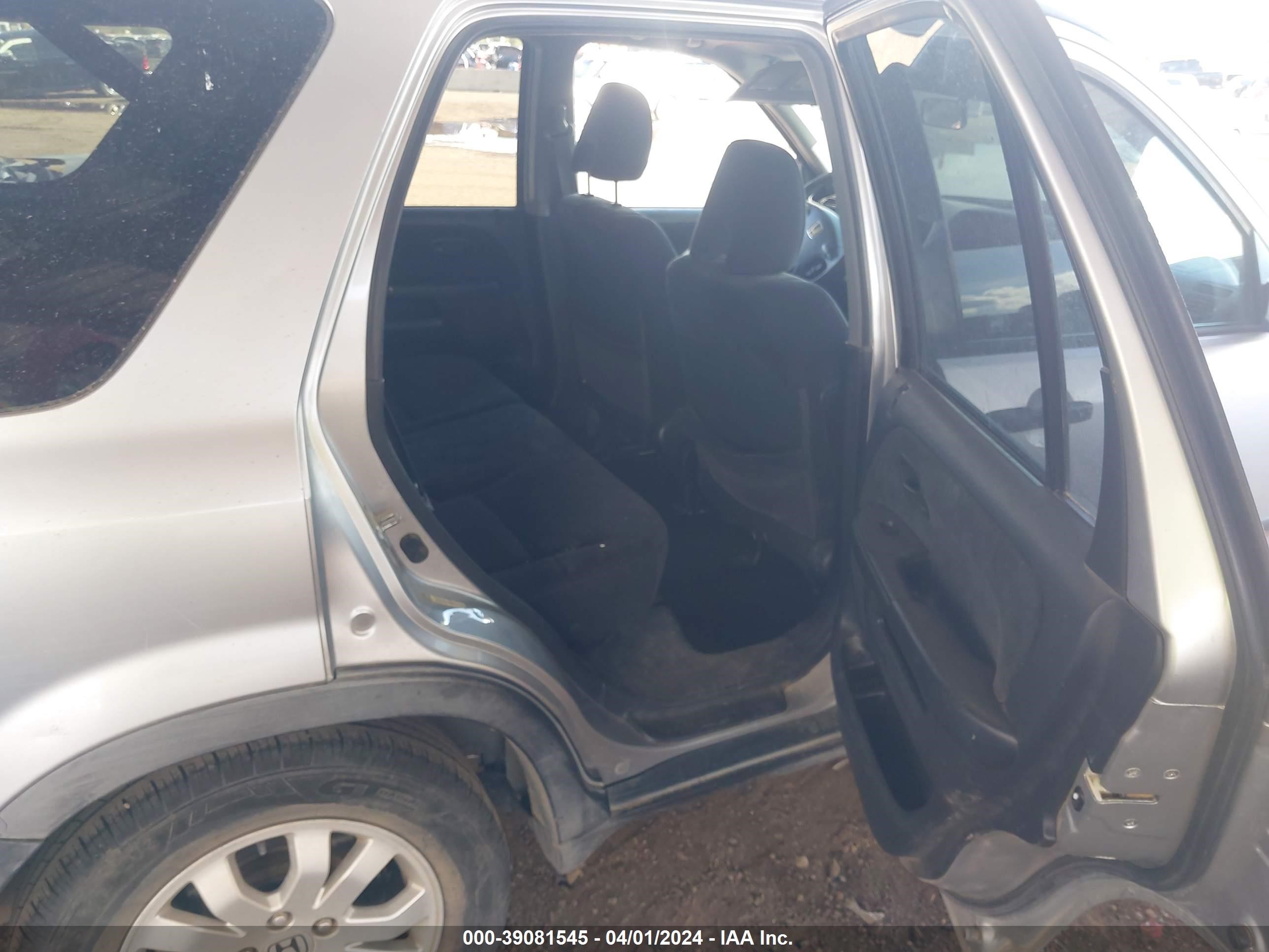 Photo 7 VIN: JHLRD77846C035330 - HONDA CR-V 