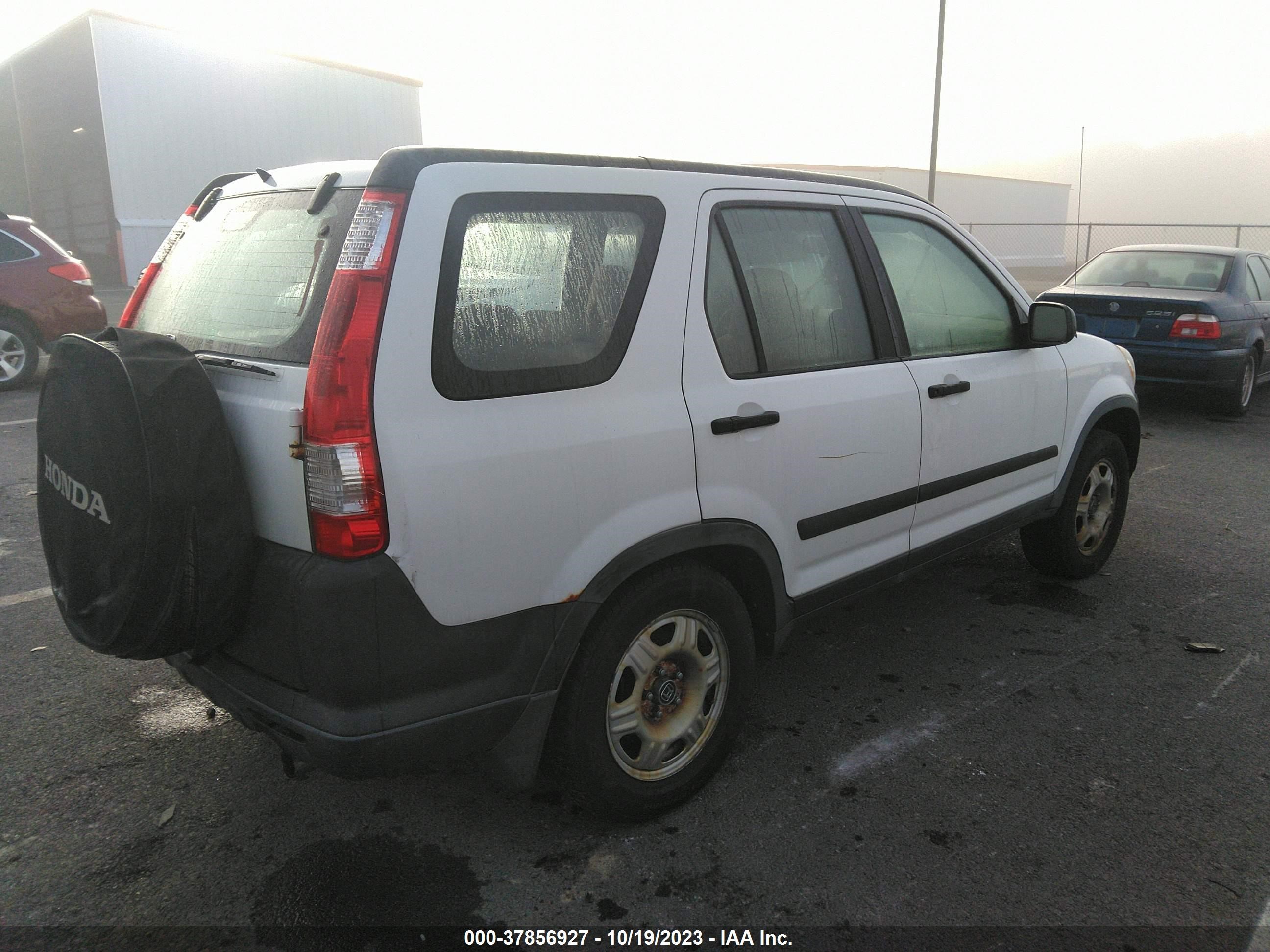 Photo 3 VIN: JHLRD78545C046895 - HONDA CR-V 