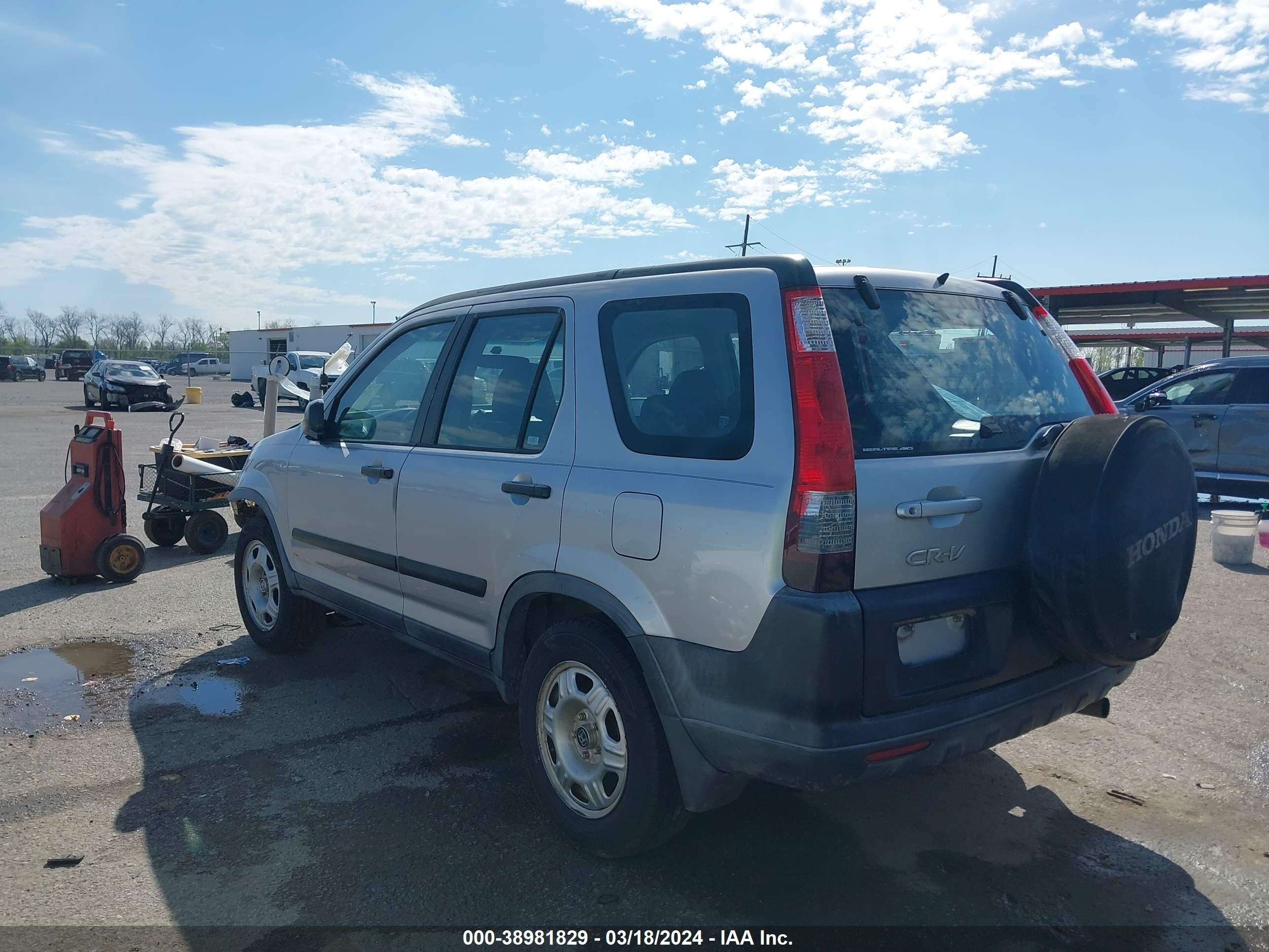 Photo 2 VIN: JHLRD78575C061200 - HONDA CR-V 