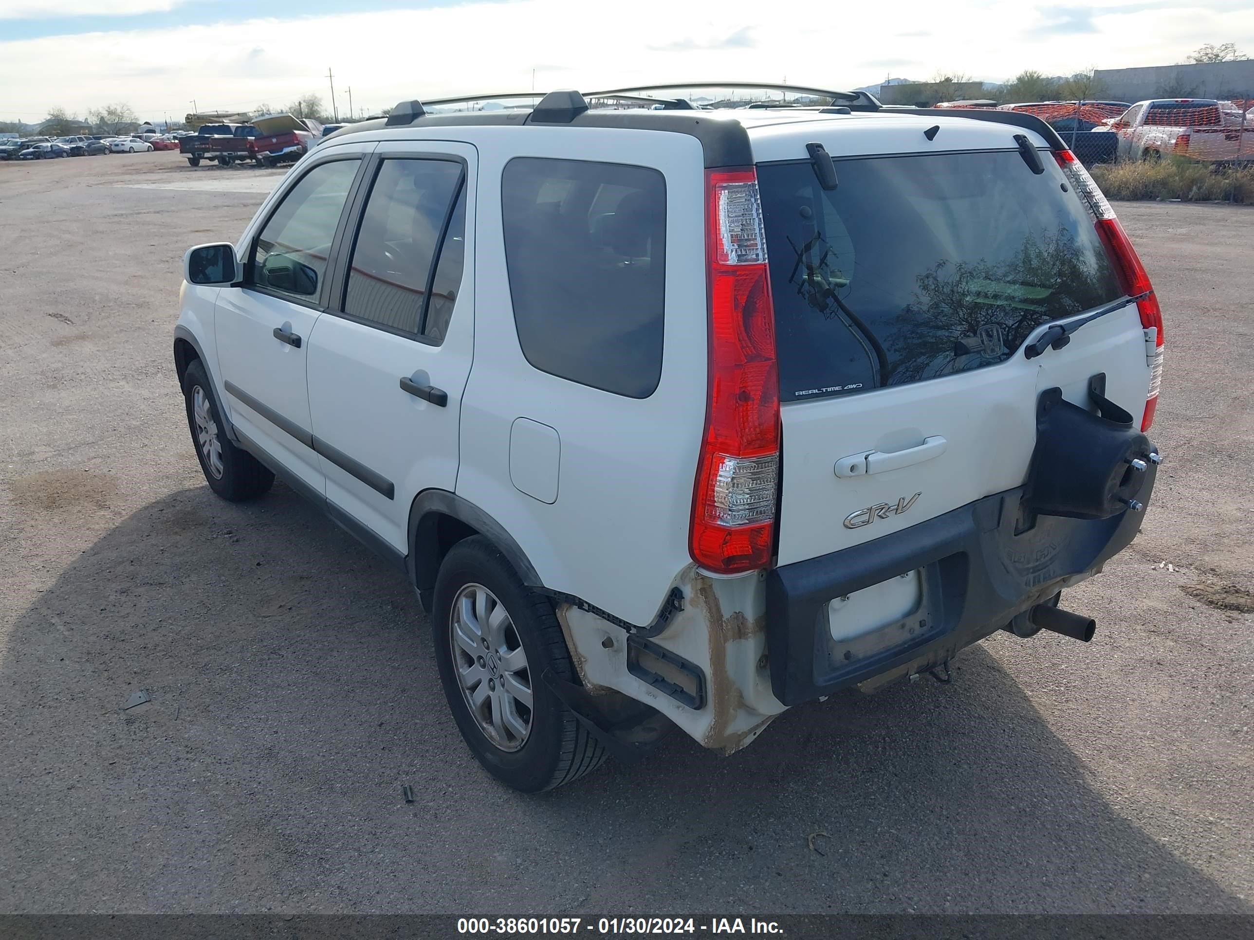 Photo 2 VIN: JHLRD78815C015923 - HONDA CR-V 