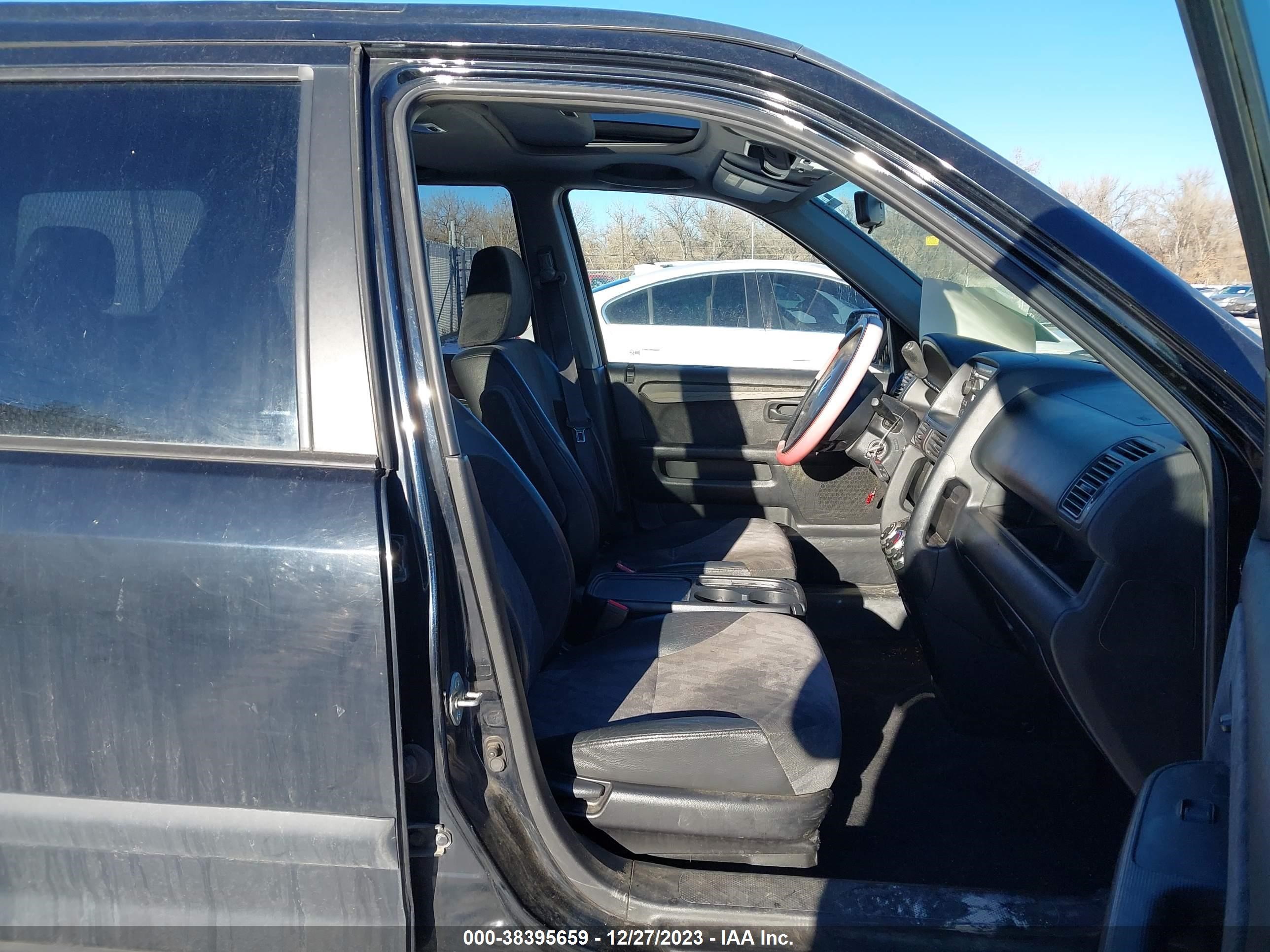 Photo 4 VIN: JHLRD78834C028221 - HONDA CR-V 