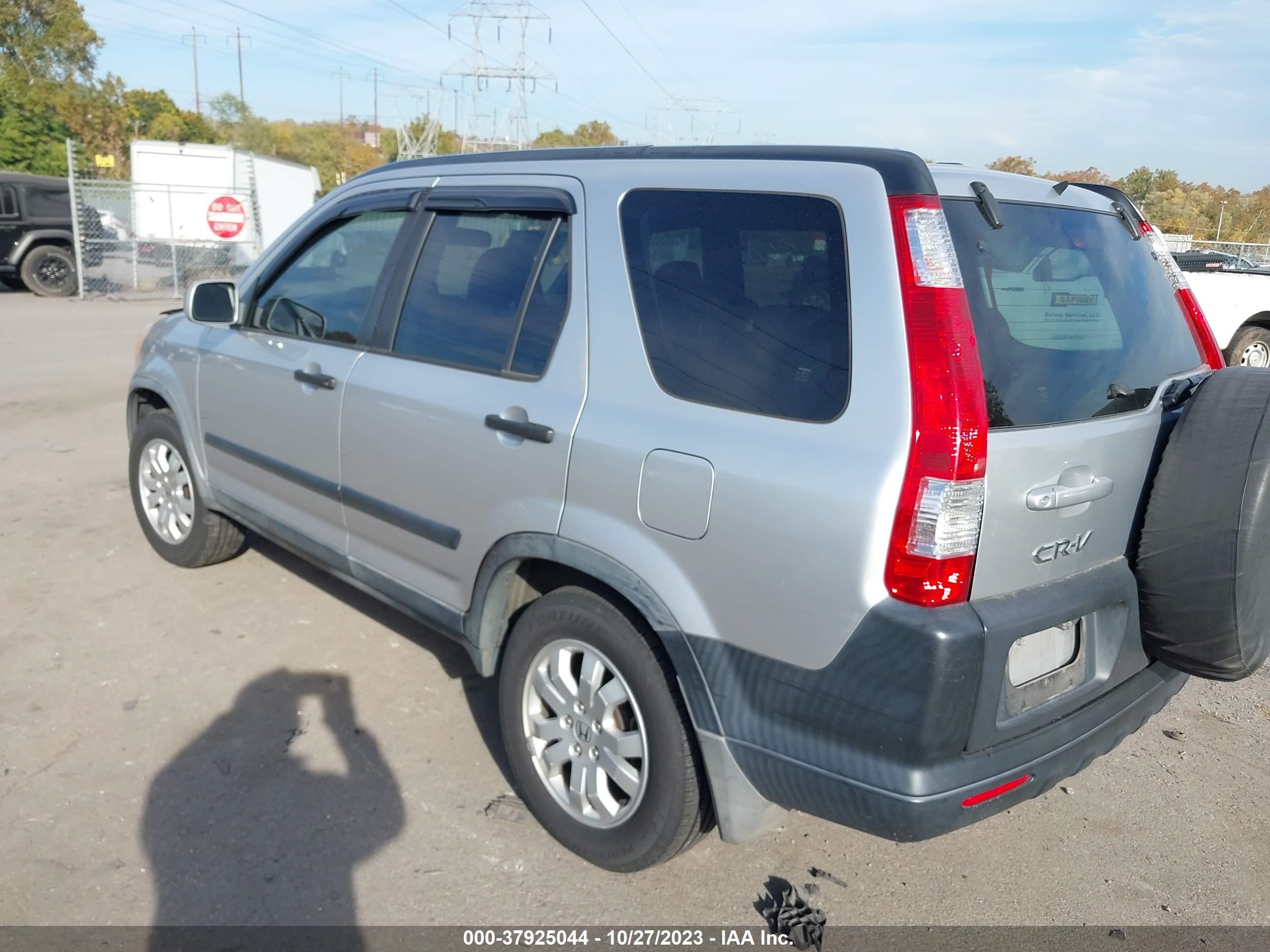 Photo 2 VIN: JHLRD78846C010152 - HONDA CR-V 