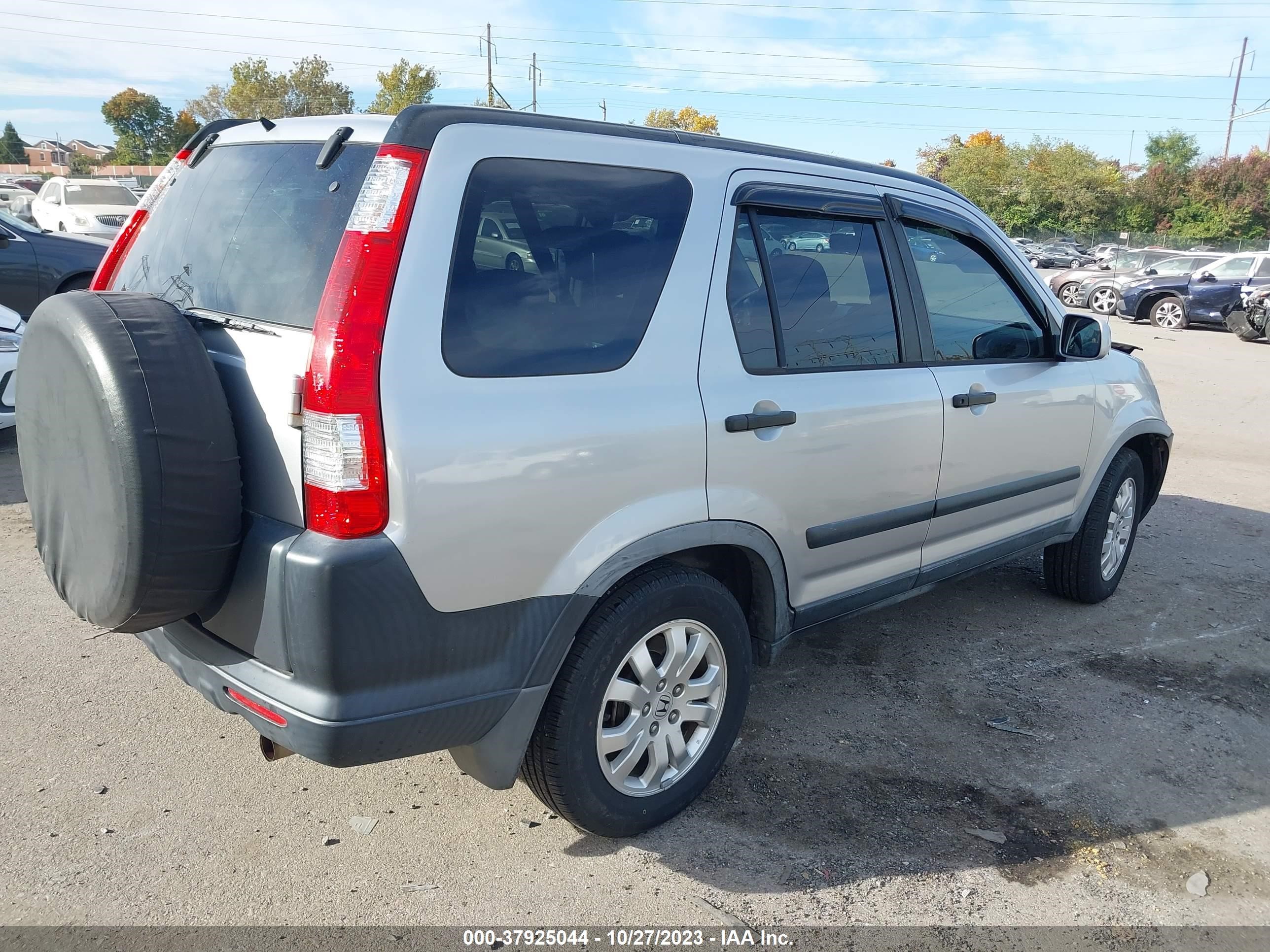 Photo 3 VIN: JHLRD78846C010152 - HONDA CR-V 