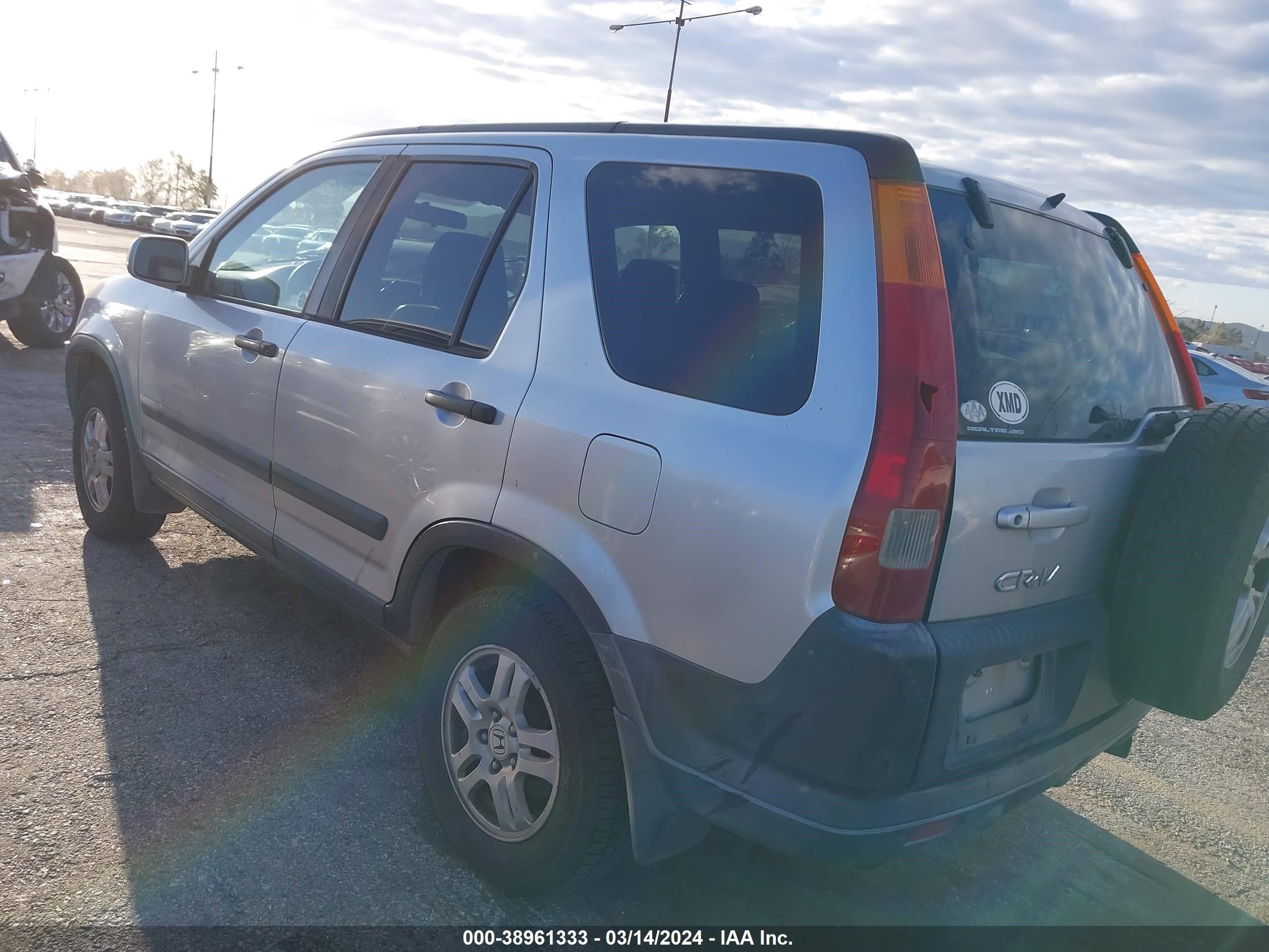 Photo 2 VIN: JHLRD78852C057135 - HONDA CR-V 