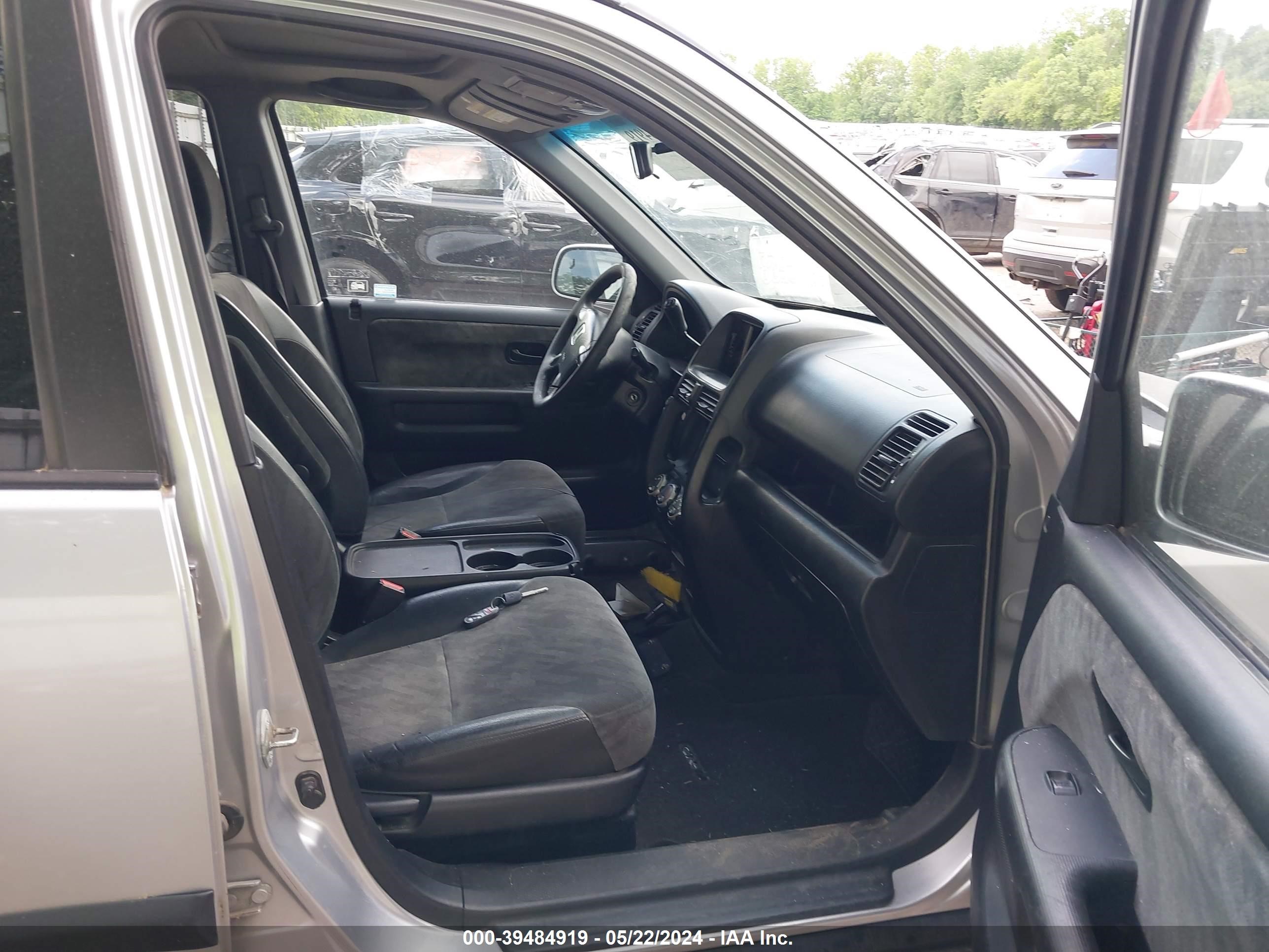 Photo 4 VIN: JHLRD78872C078388 - HONDA CR-V 