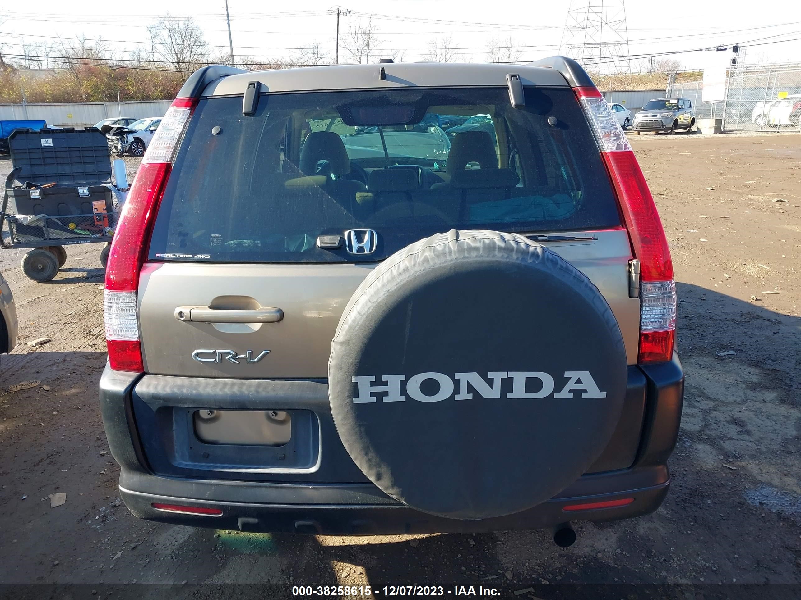 Photo 16 VIN: JHLRD78875C009995 - HONDA CR-V 