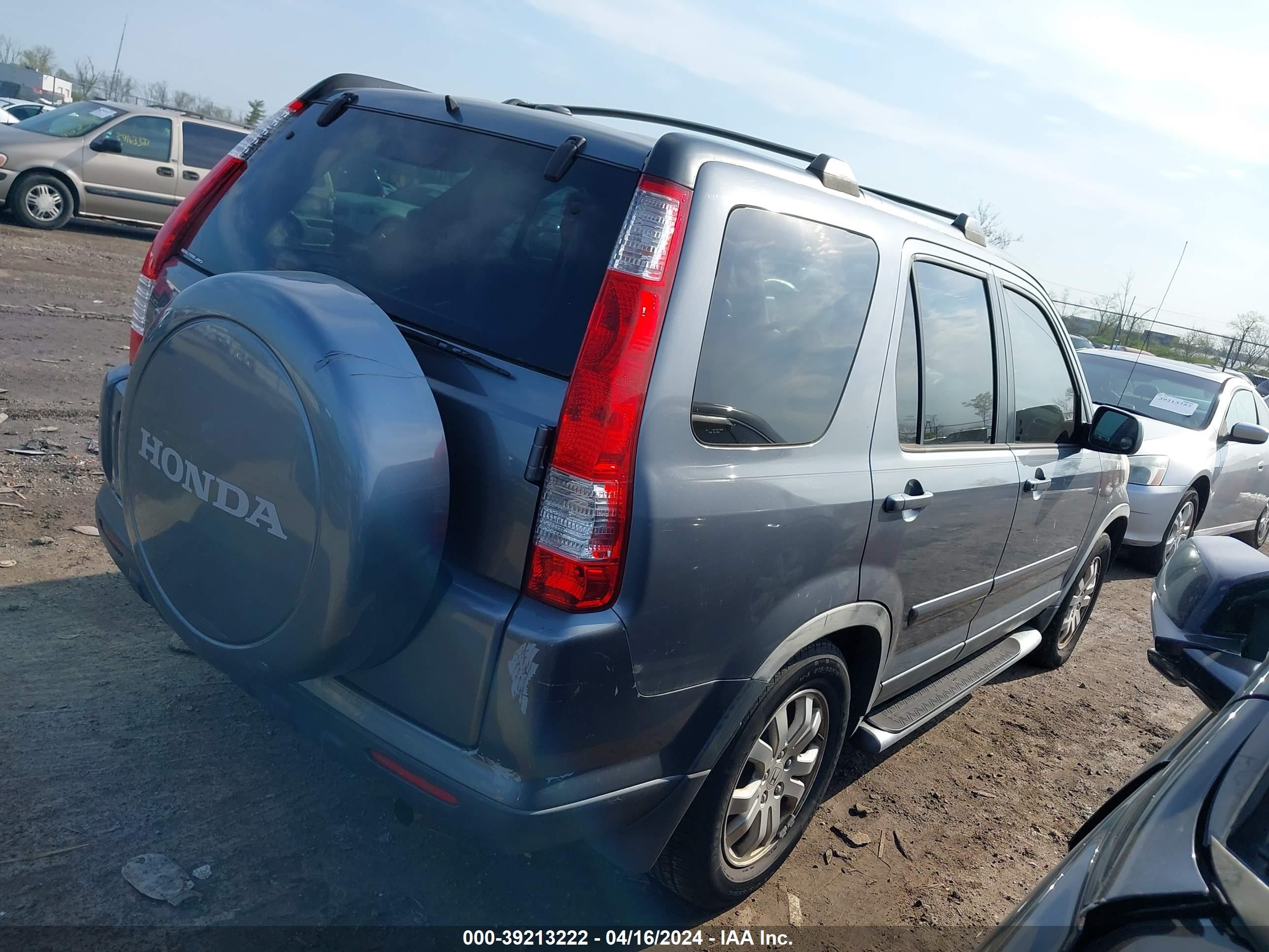 Photo 3 VIN: JHLRD78975C032332 - HONDA CR-V 