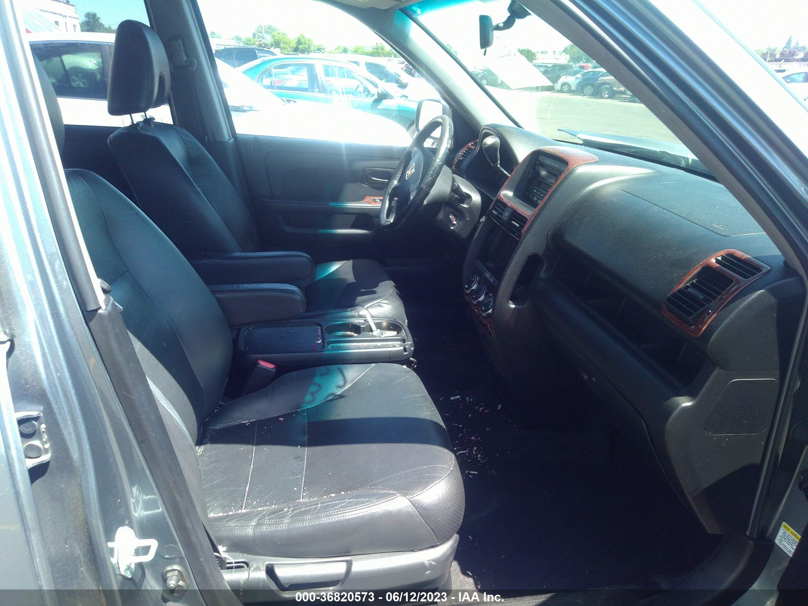 Photo 4 VIN: JHLRD78985C024692 - HONDA CR-V 