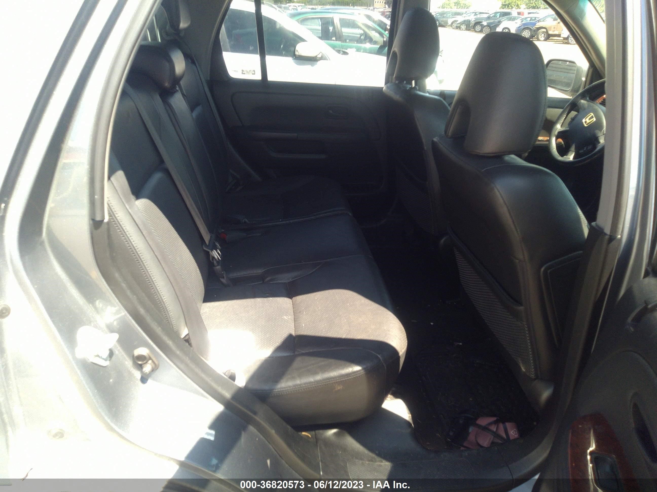 Photo 7 VIN: JHLRD78985C024692 - HONDA CR-V 