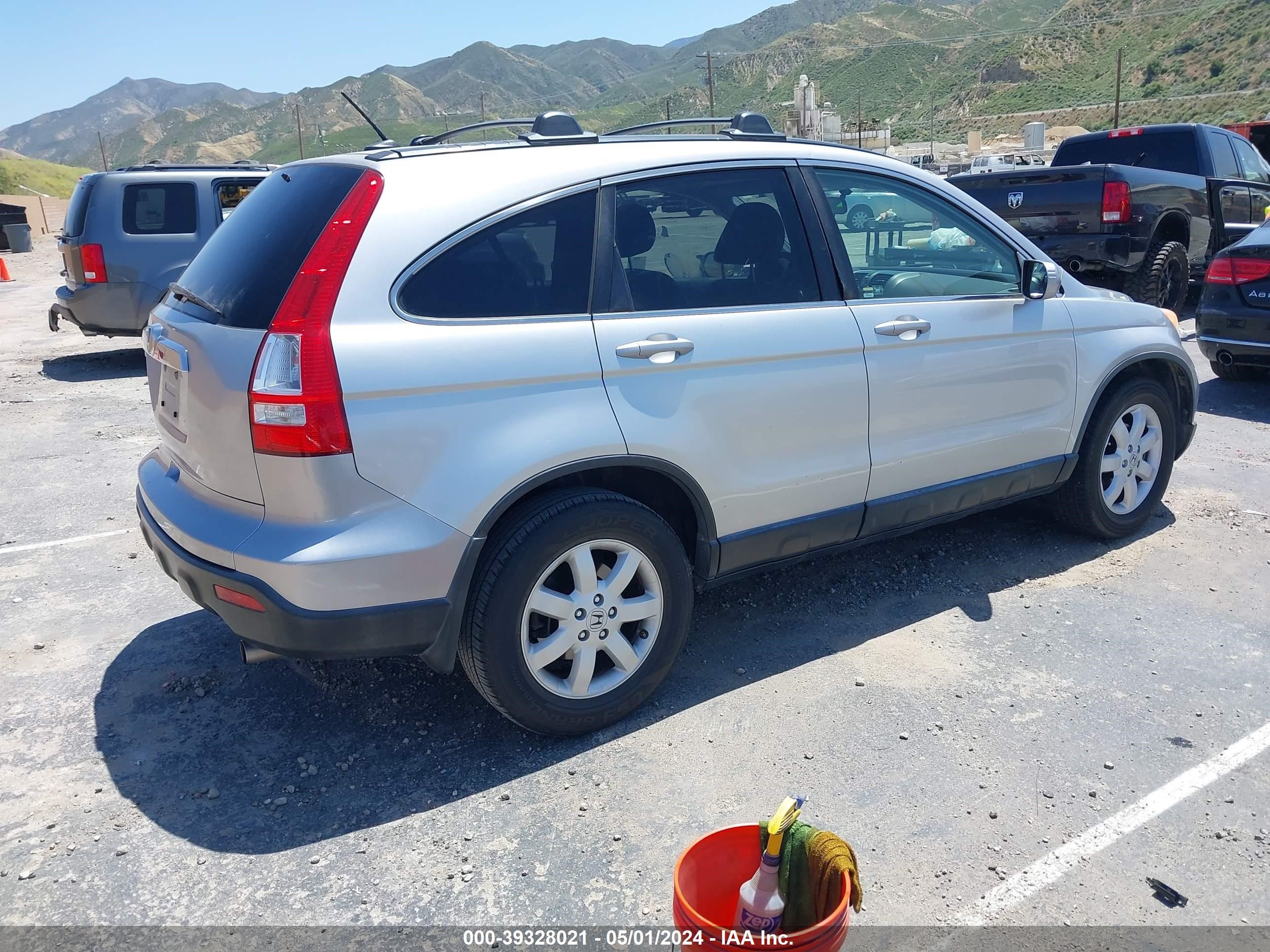 Photo 3 VIN: JHLRE38728C030027 - HONDA CR-V 