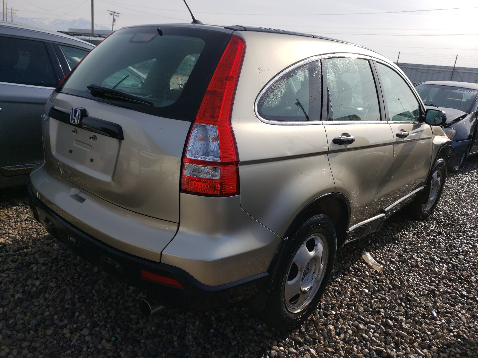 Photo 3 VIN: JHLRE483X7C056568 - HONDA CR-V LX 