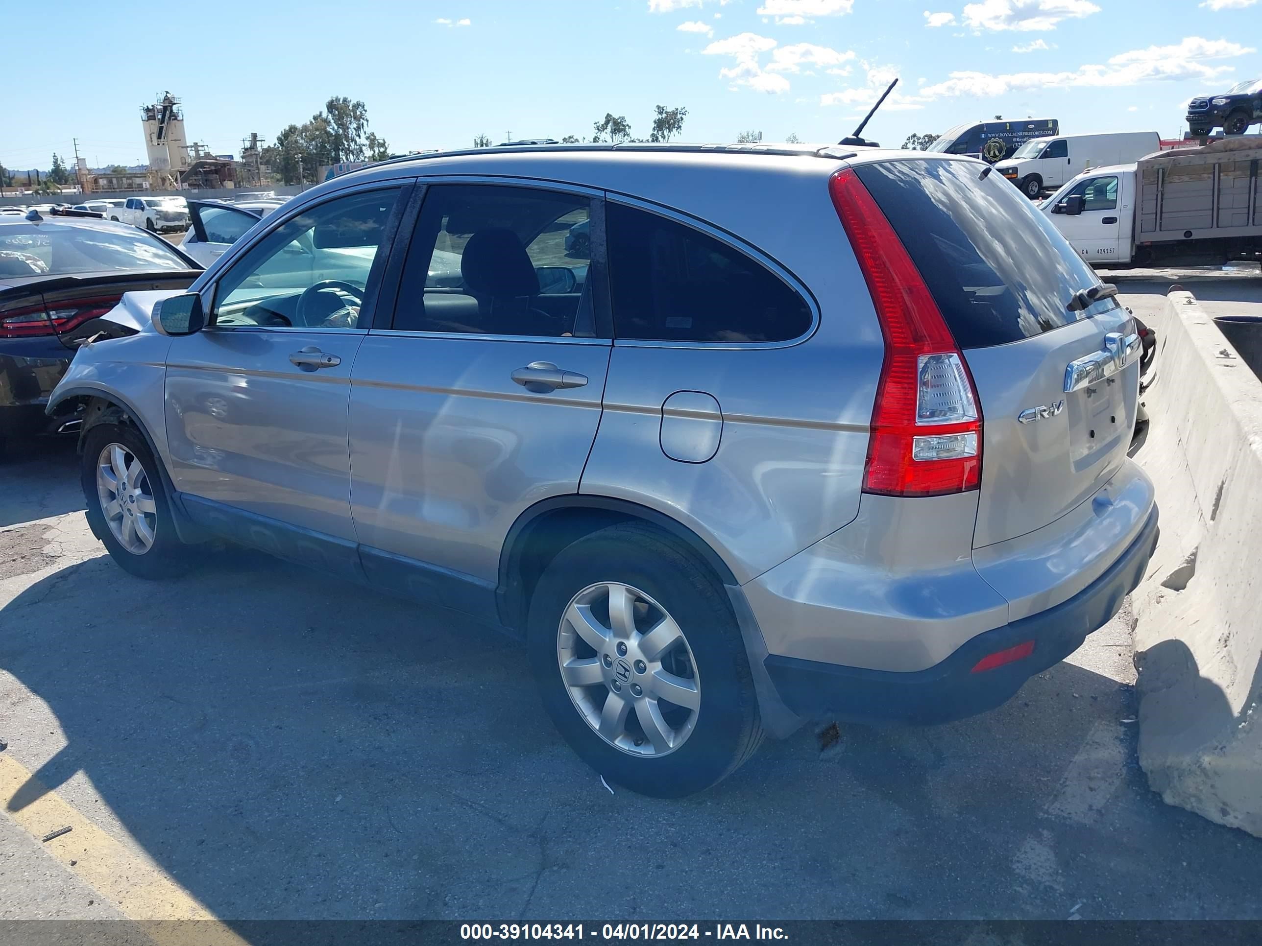 Photo 2 VIN: JHLRE48727C068359 - HONDA CR-V 