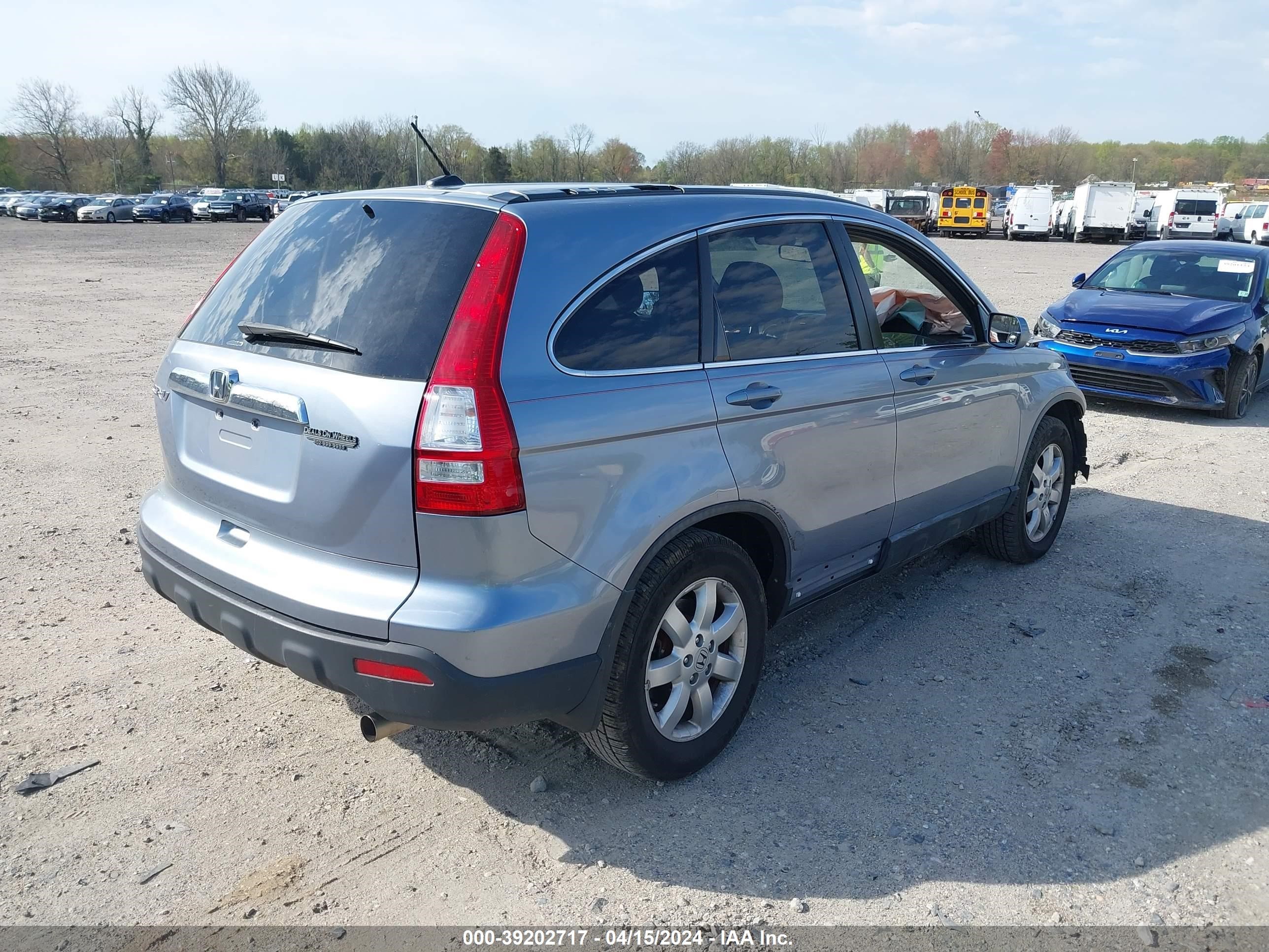 Photo 3 VIN: JHLRE48737C093349 - HONDA CR-V 