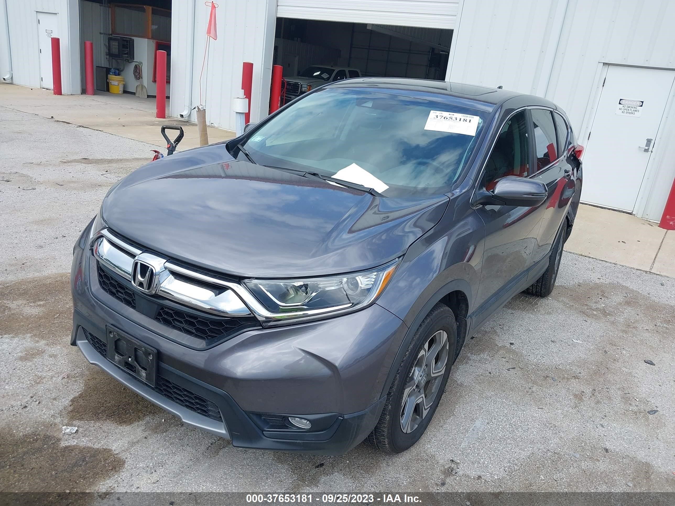 Photo 1 VIN: JHLRW2H50KX010929 - HONDA CR-V 