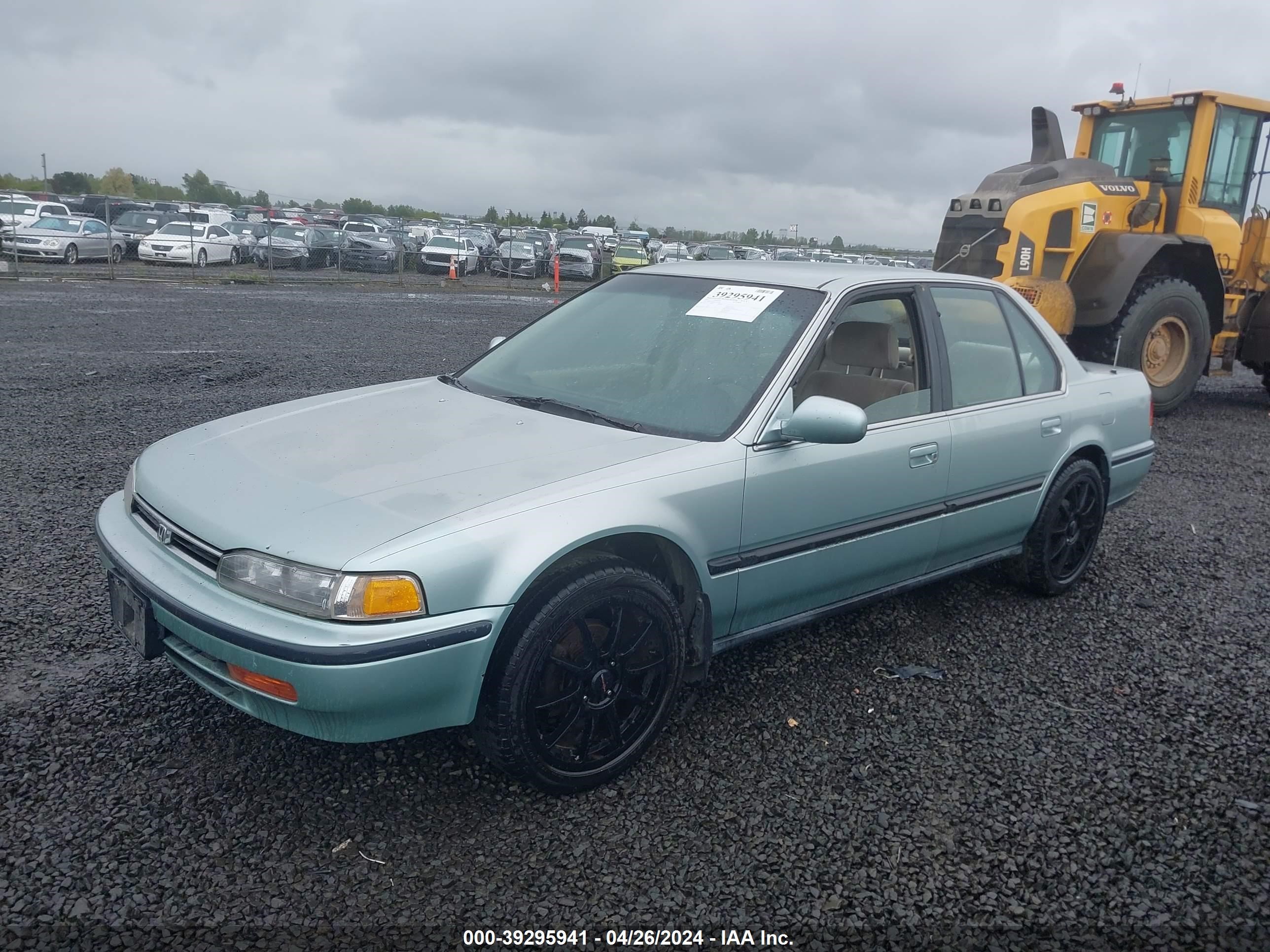 Photo 1 VIN: JHMCB7652NC050180 - HONDA ACCORD 