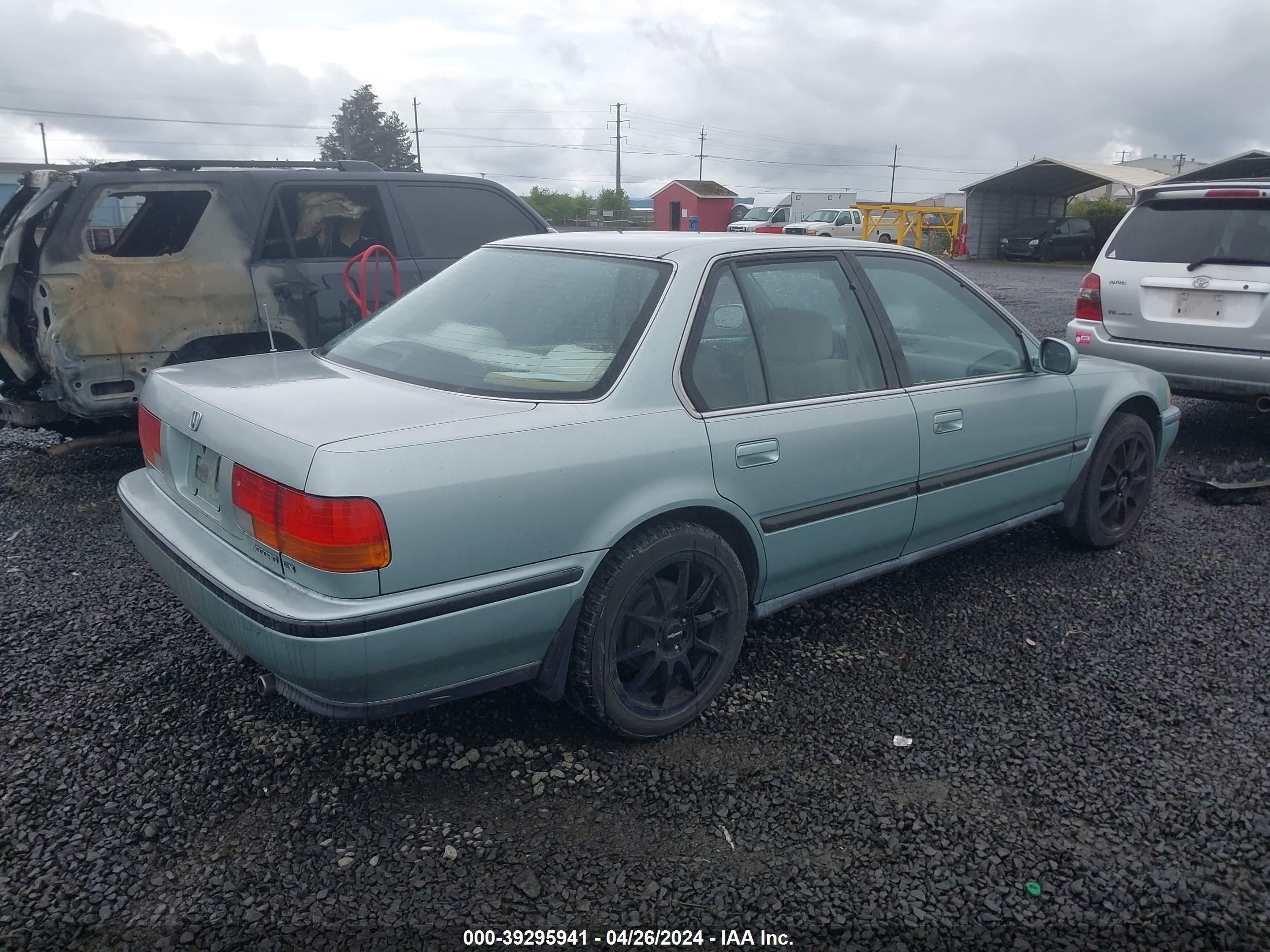 Photo 3 VIN: JHMCB7652NC050180 - HONDA ACCORD 