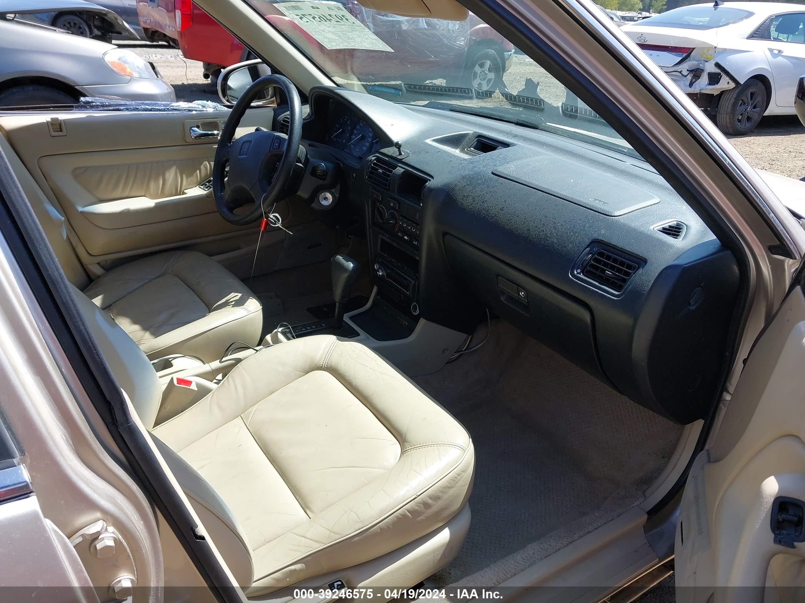 Photo 4 VIN: JHMCB7685PC059811 - HONDA ACCORD 